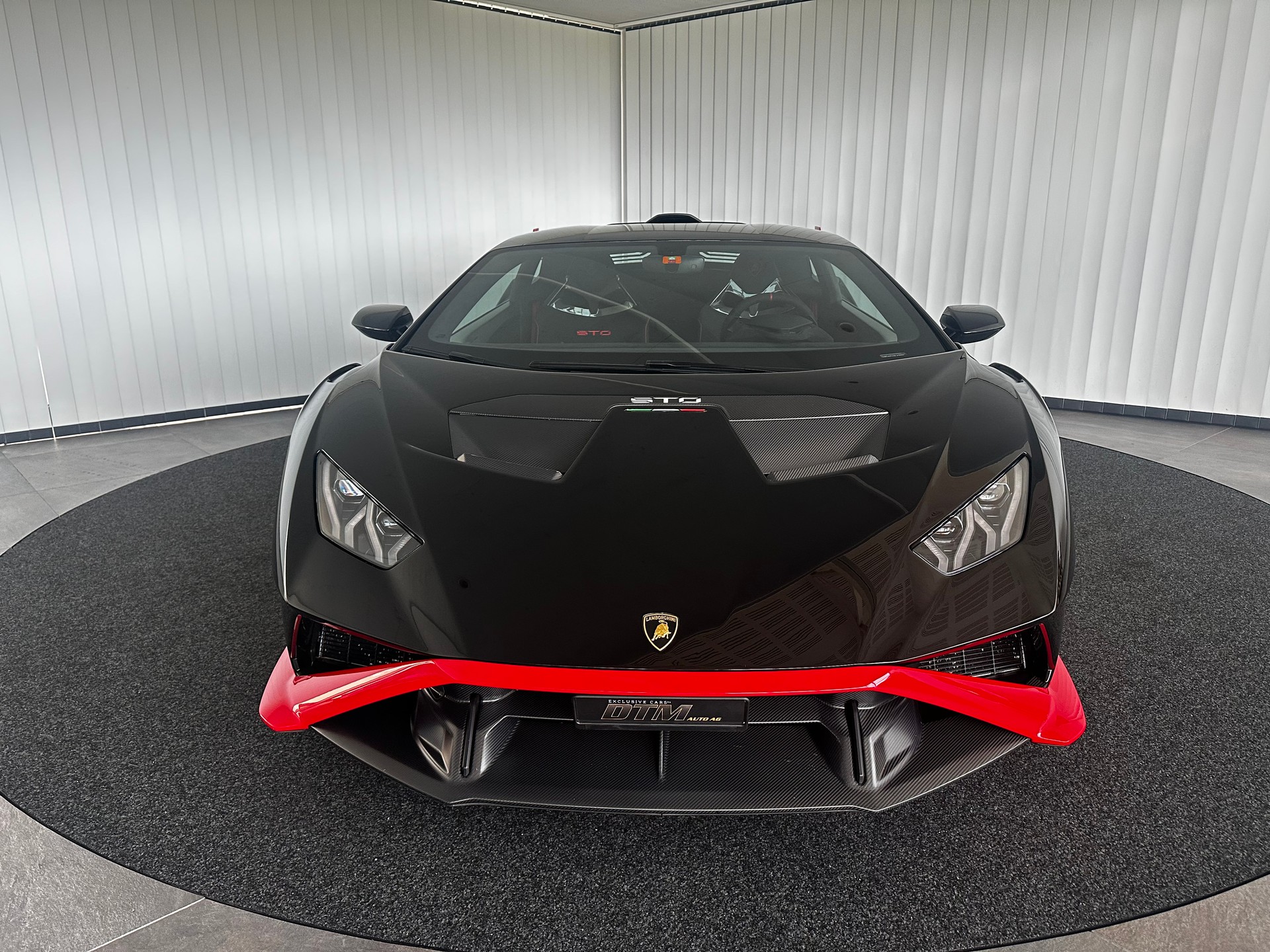 LAMBORGHINI Huracan STO Coupé DCT RWD-showroom-element-1