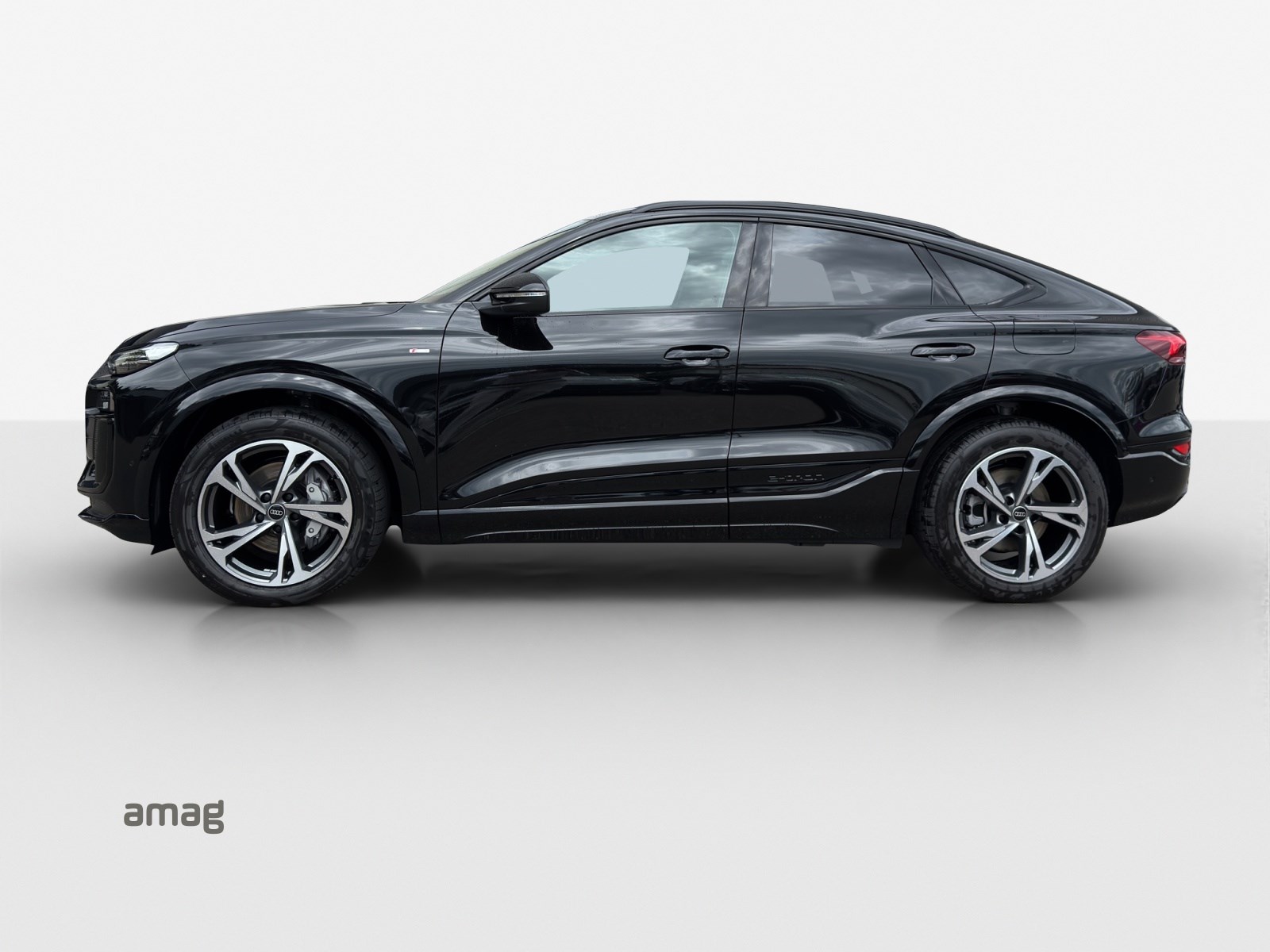AUDI Q6 Sportback e-tron quattro-image-1