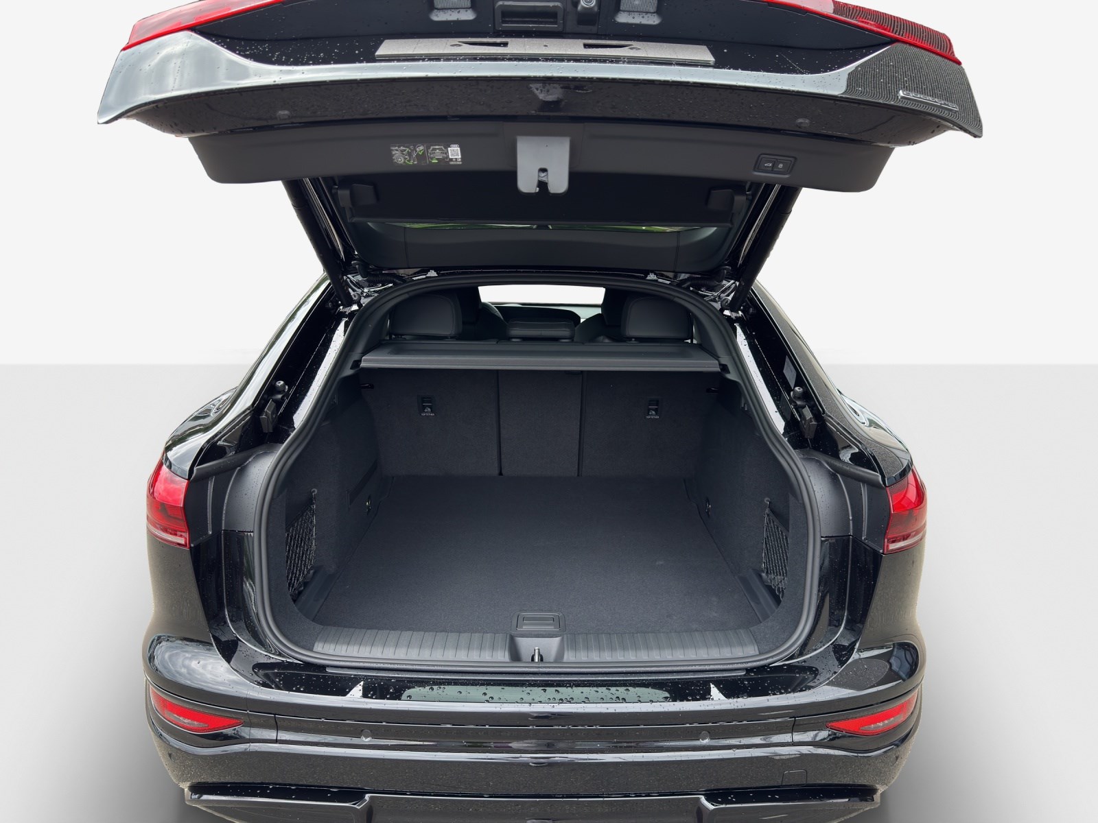AUDI Q6 Sportback e-tron quattro-image-12