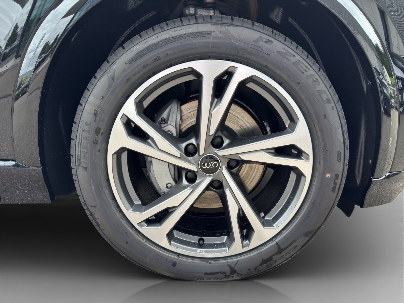 AUDI Q6 Sportback e-tron quattro-image-13
