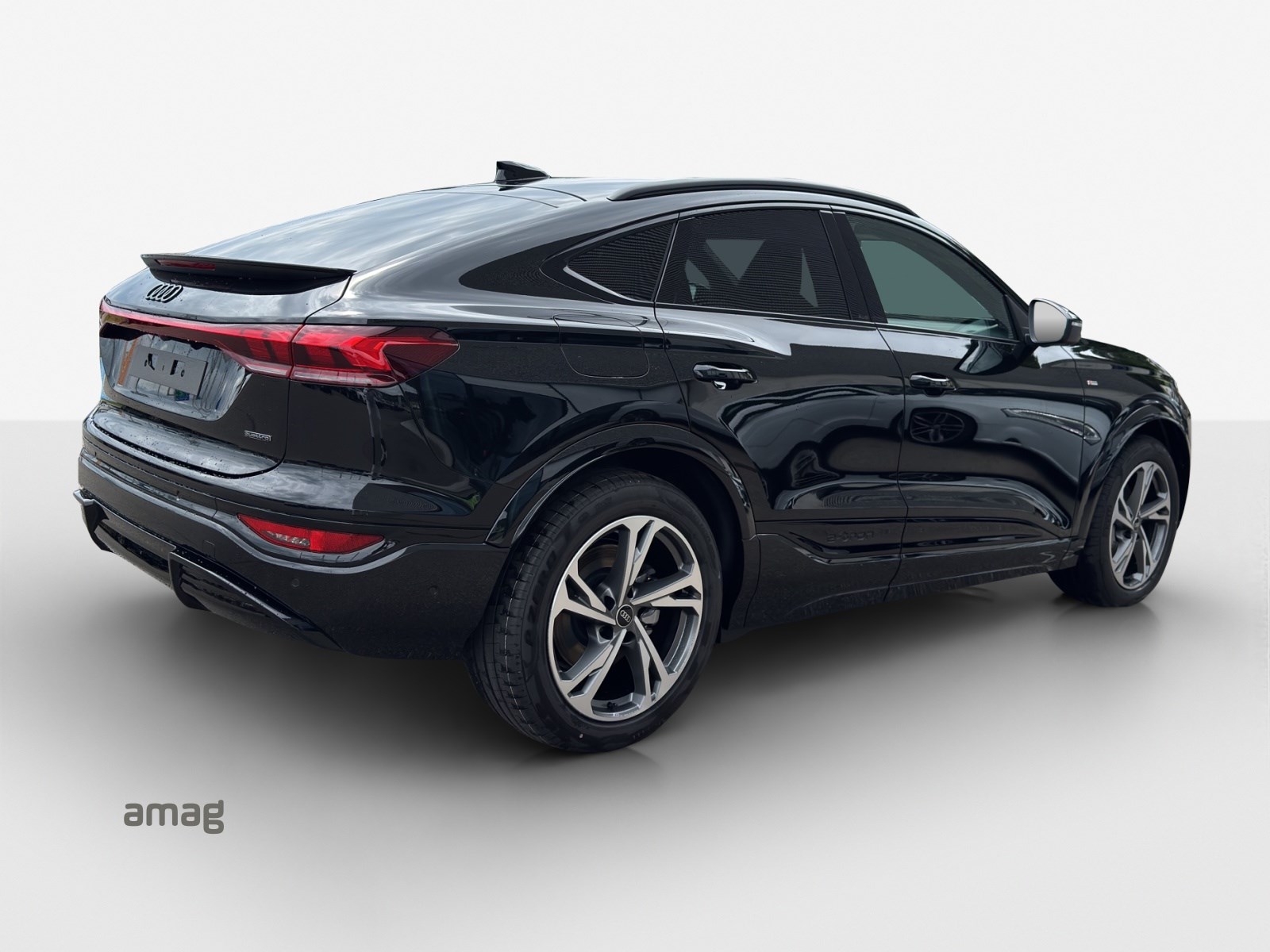AUDI Q6 Sportback e-tron quattro-image-4