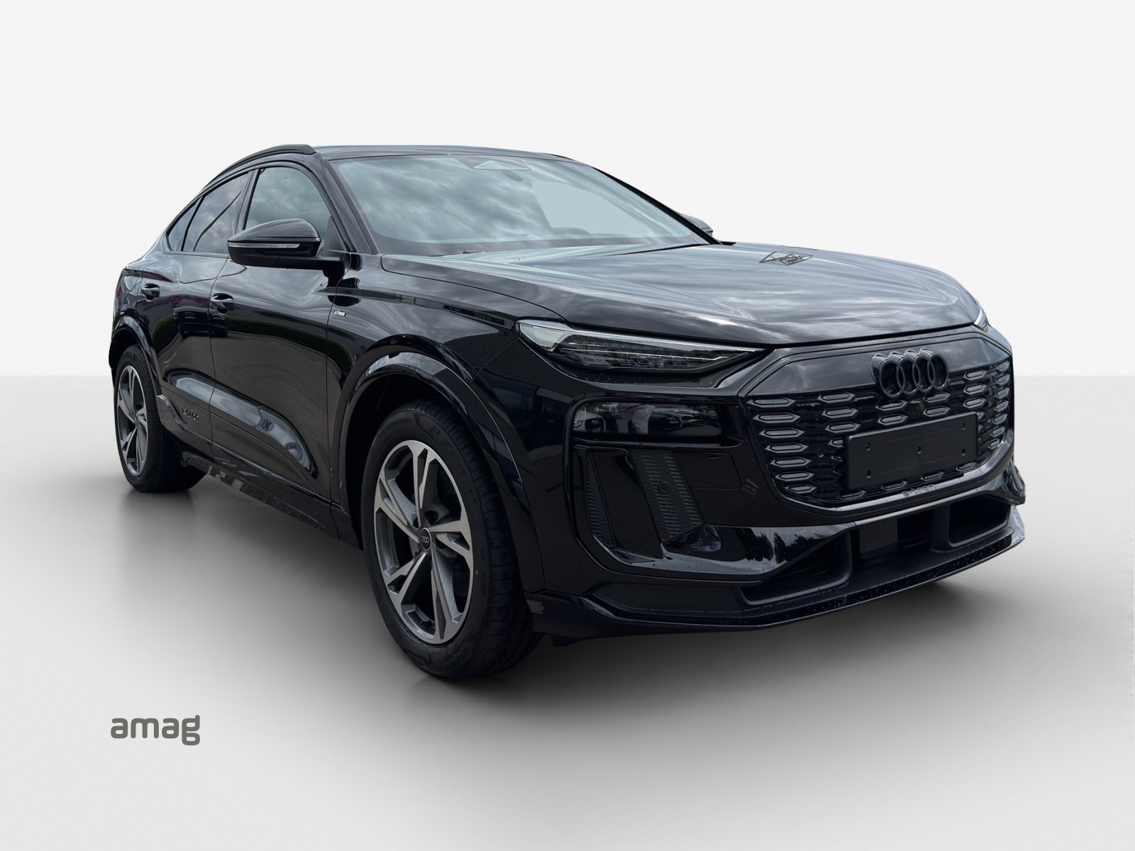 AUDI Q6 Sportback e-tron quattro-image-5
