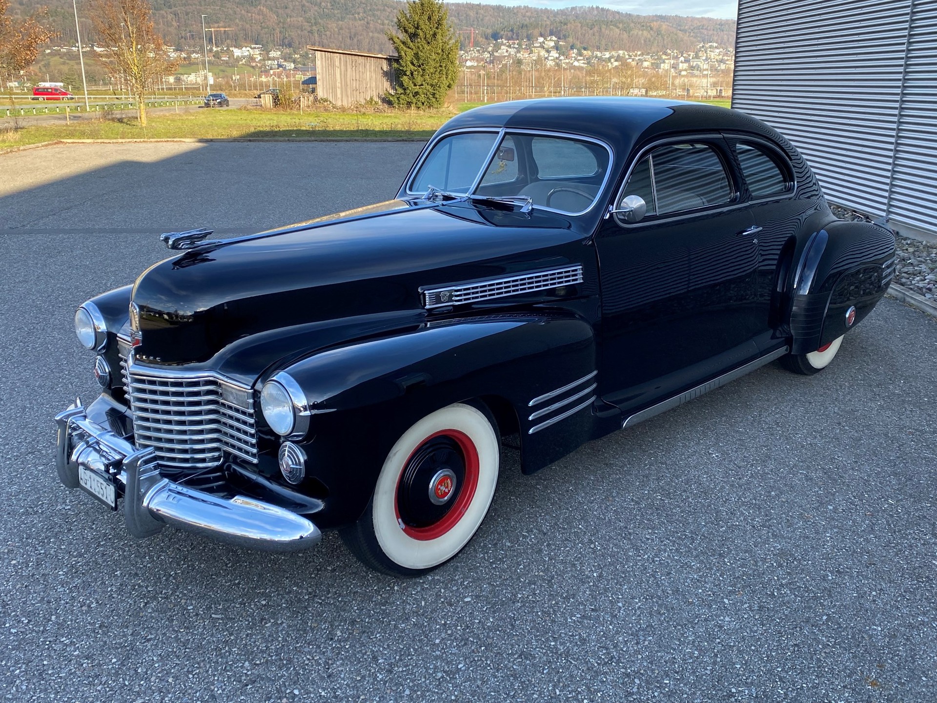 CADILLAC Coupé-showroom-element-3