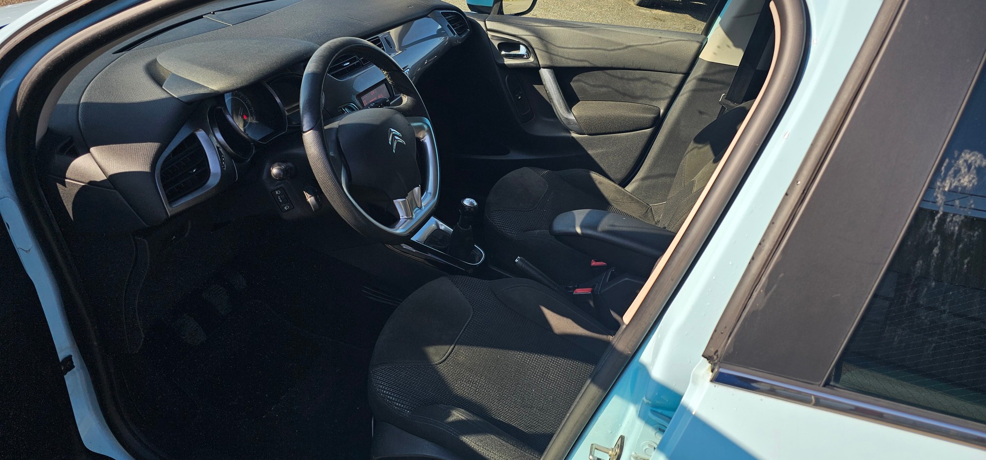 CITROEN C3 1.6i 16V Exclusive-image-3