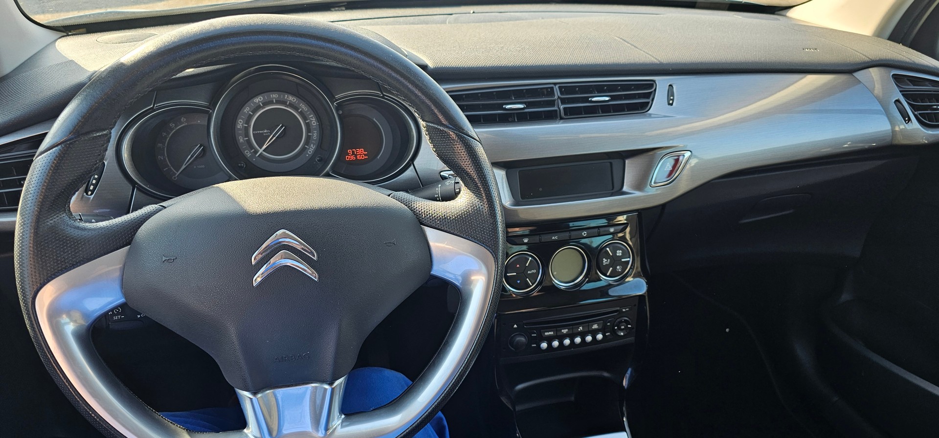 CITROEN C3 1.6i 16V Exclusive-image-4