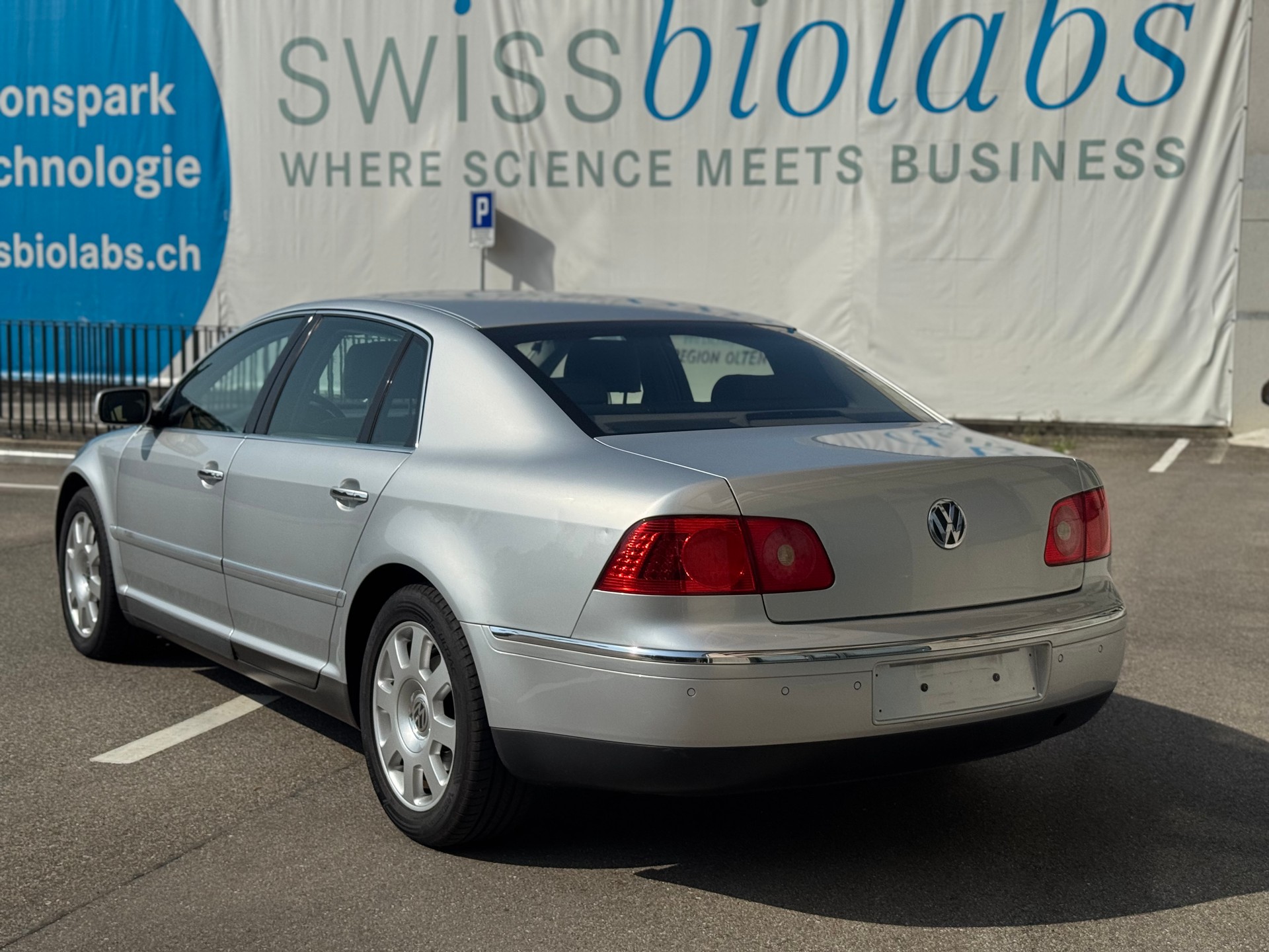 VW Phaeton 3.0 TDi V6 4Motion-showroom-element-2