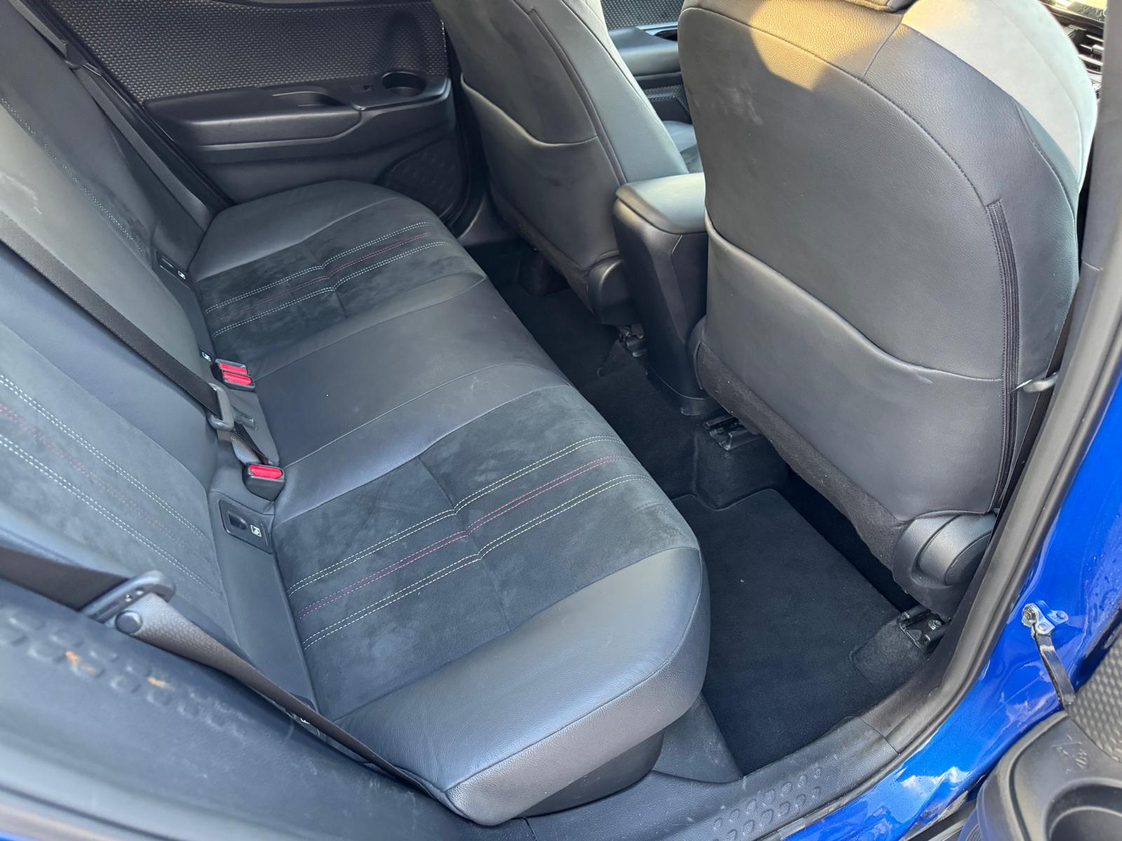 TOYOTA C-HR 2.0 HSD CVT GR Sport-image-8