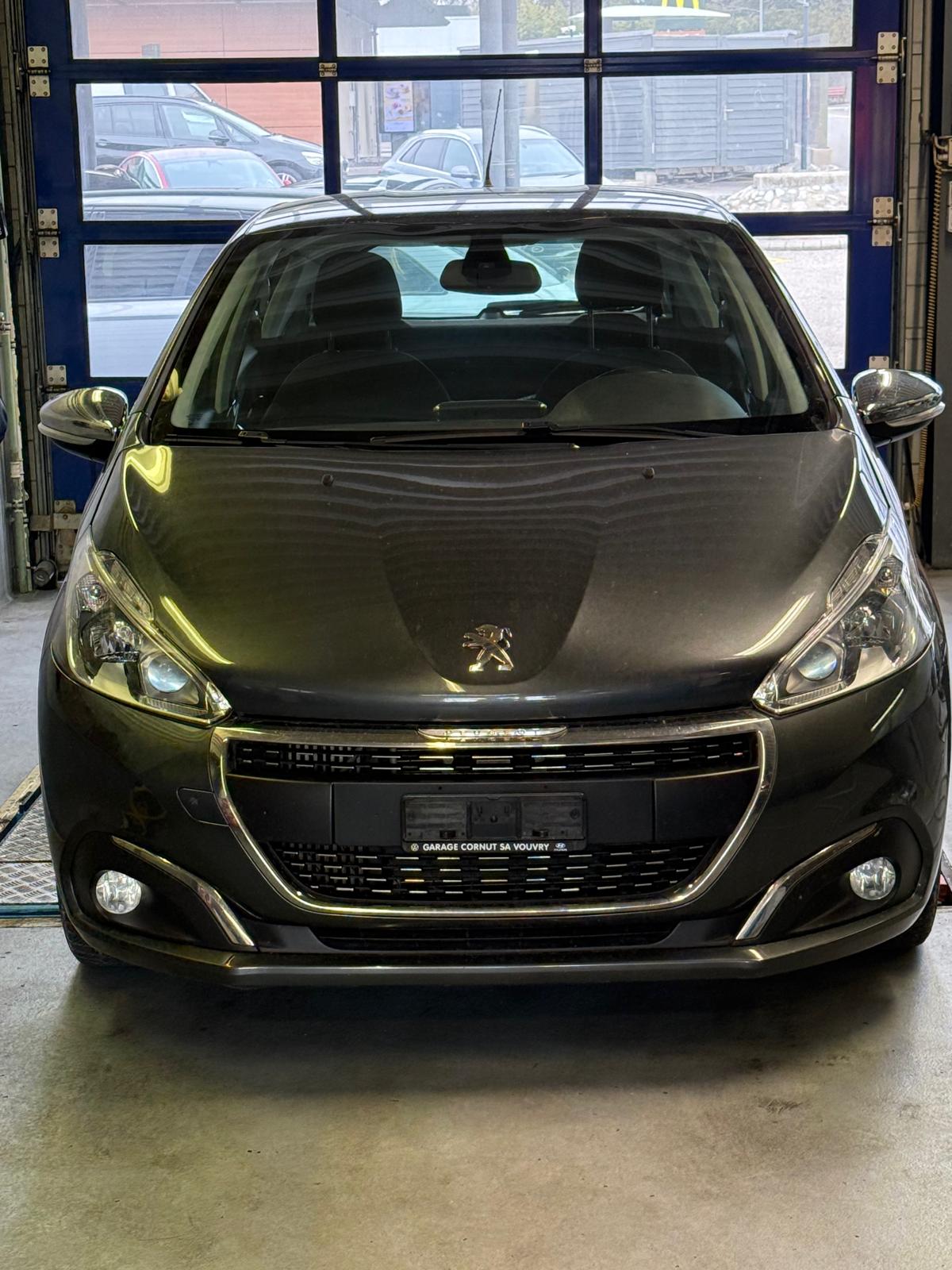 PEUGEOT 208 1.2 PureTech Style