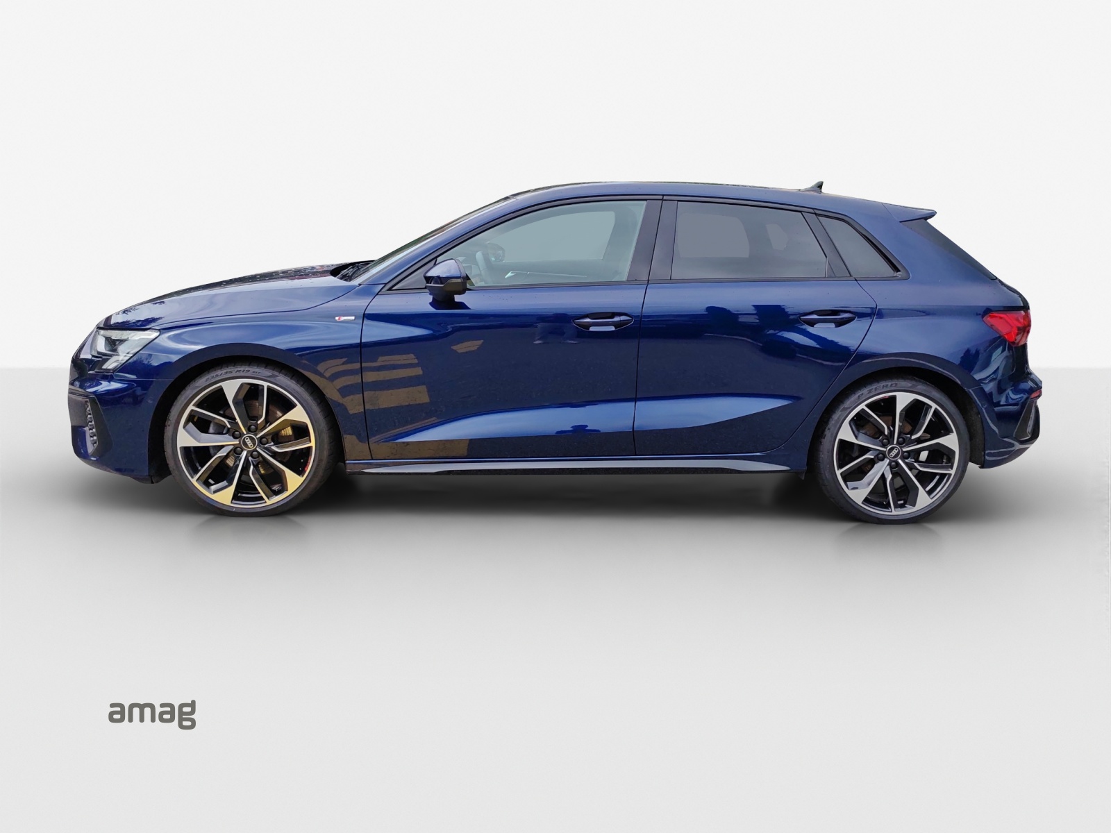 AUDI A3 Sportback 40 TFSI S line quattro-showroom-element-1