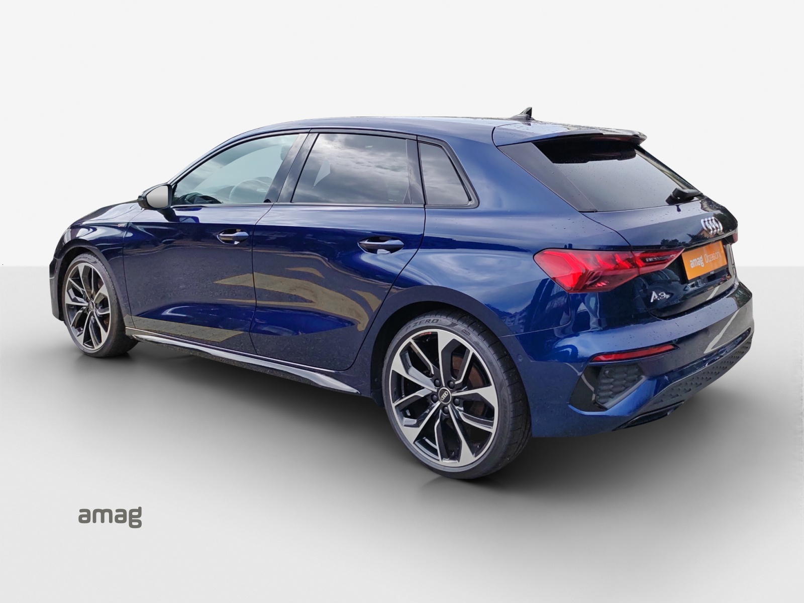 AUDI A3 Sportback 40 TFSI S line quattro-showroom-element-2