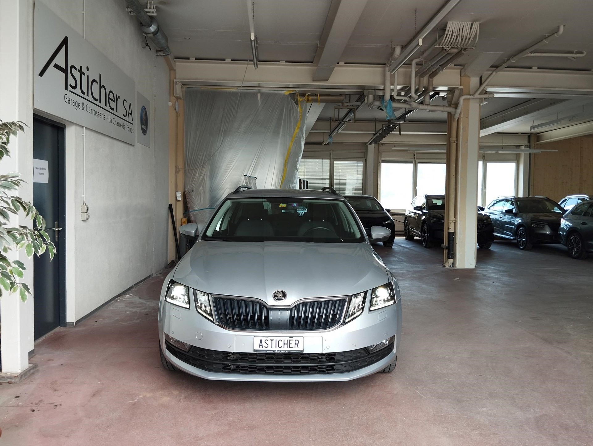 SKODA Octavia Combi 2.0 TSI Soleil 4x4 DSG-showroom-element-1