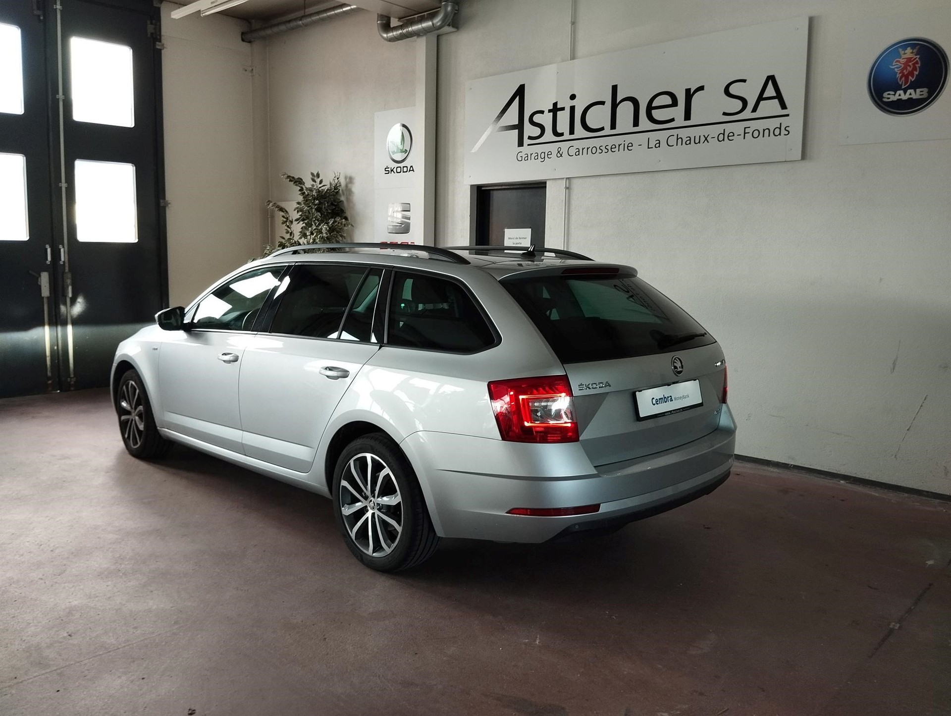 SKODA Octavia Combi 2.0 TSI Soleil 4x4 DSG-showroom-element-2