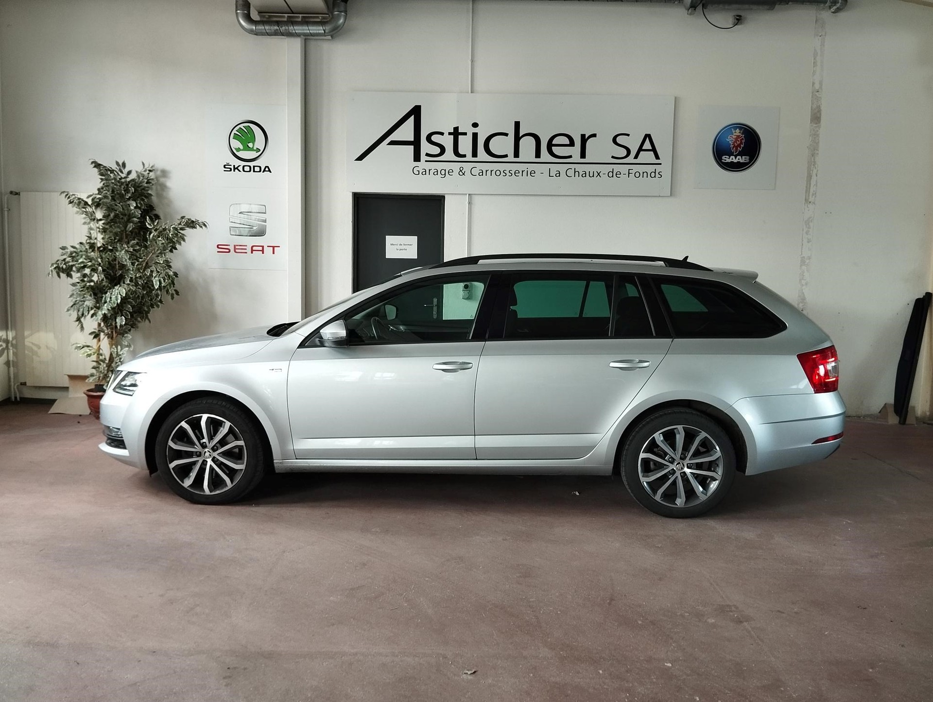 SKODA Octavia Combi 2.0 TSI Soleil 4x4 DSG-showroom-element-3