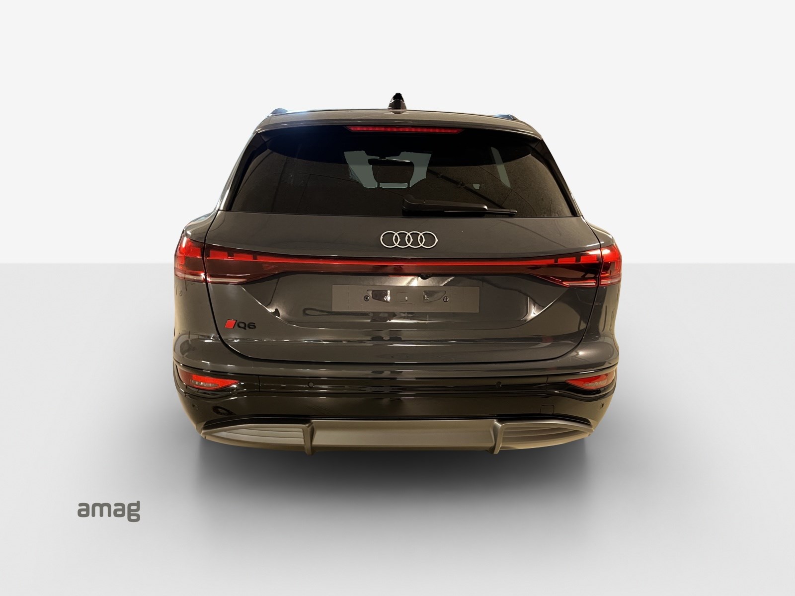 AUDI Q6 e-tron quattro-image-5