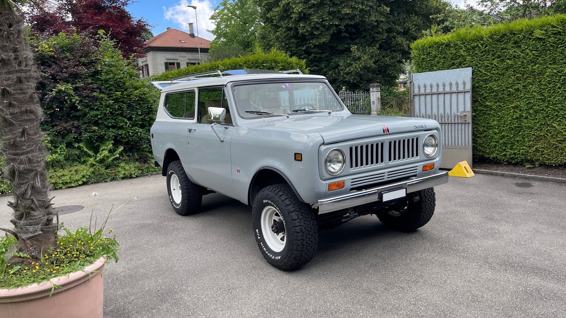 INTERNATIONAL Scout II-image-1