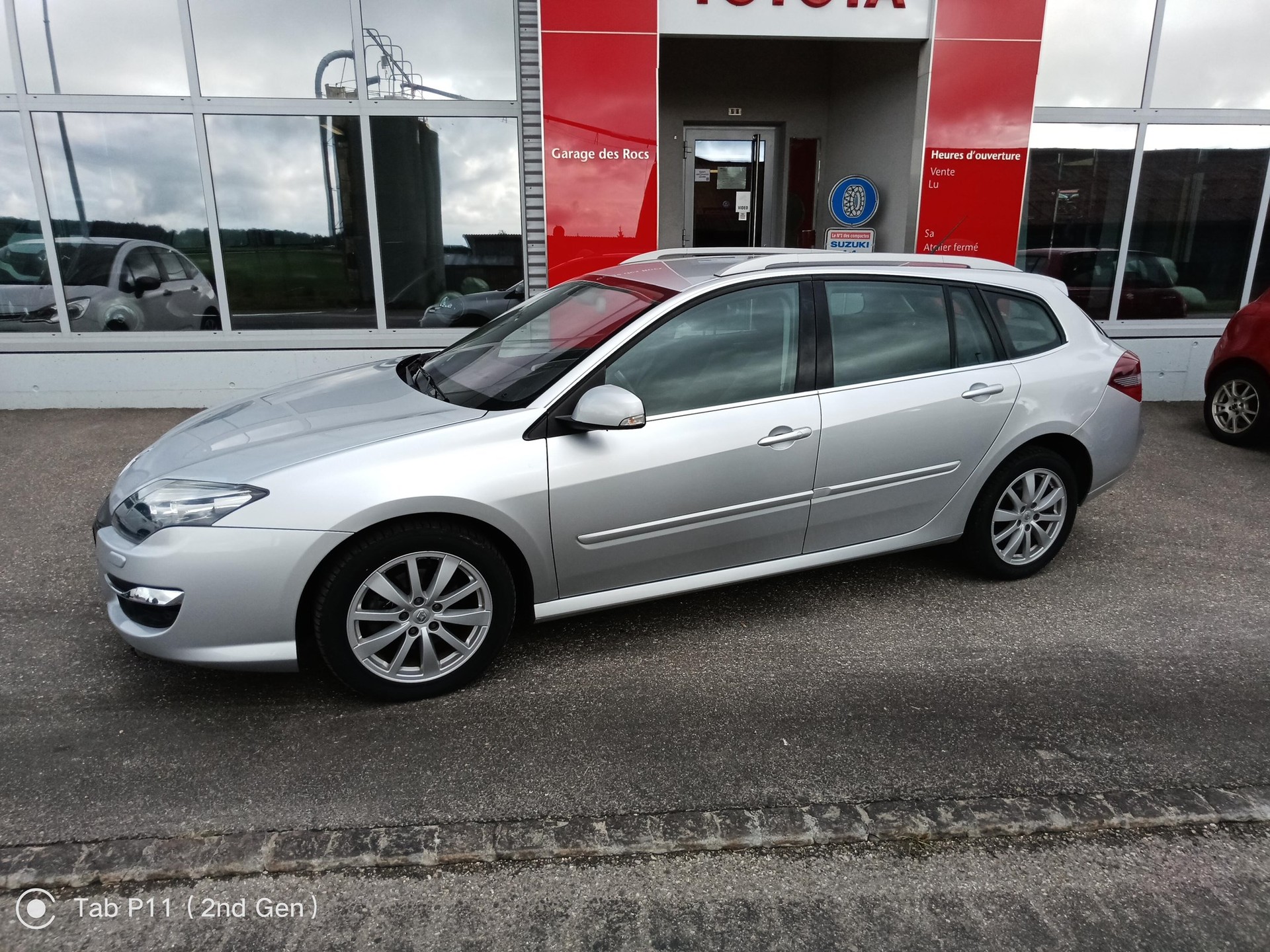 RENAULT Laguna Grandtour 2.0 dCi 173 Dynamique AF-image-1