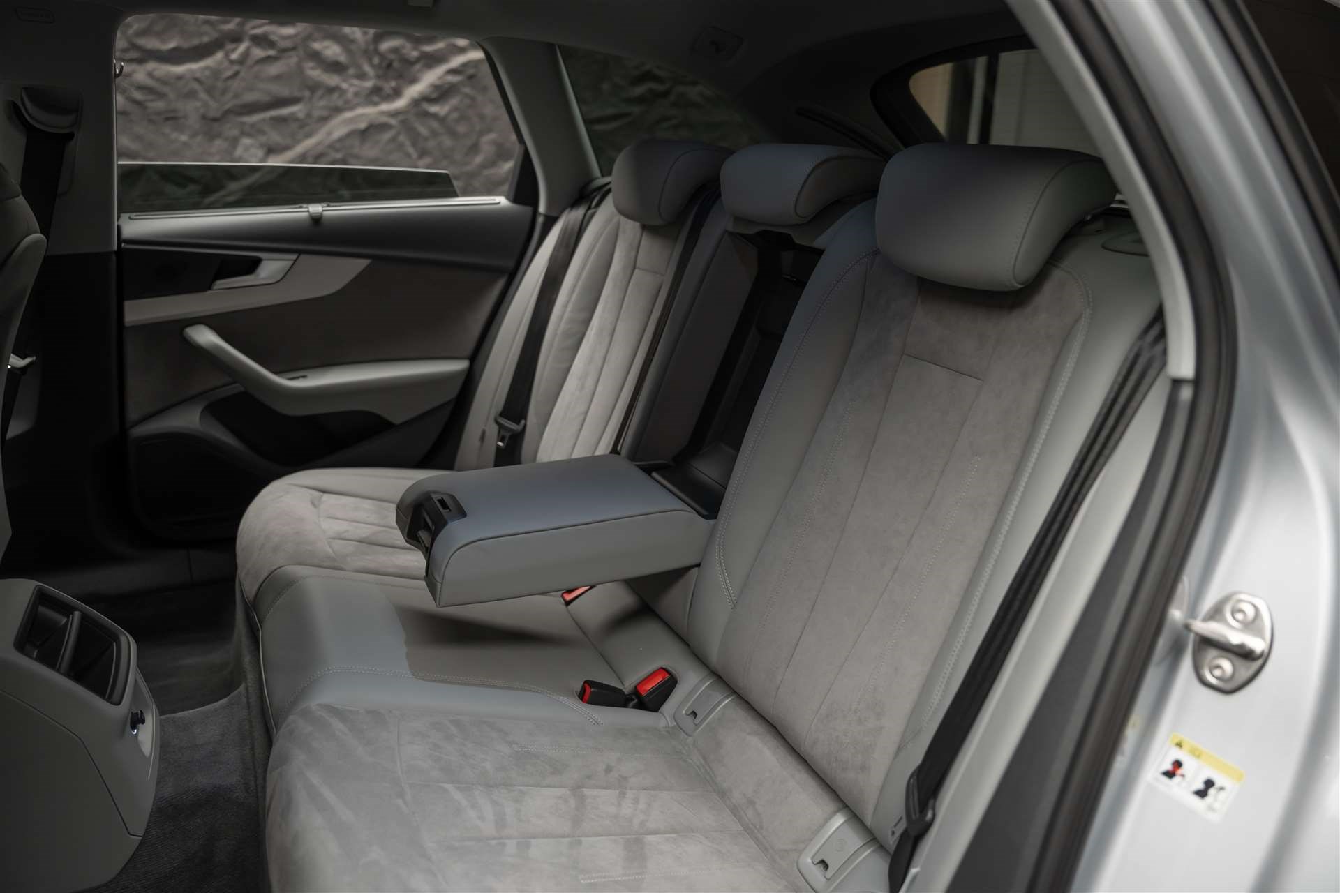 AUDI A4 Avant 50 TDI advanced quattro tiptronic *Leder/Alcantara*Fahrassistenz-Paket*Ahk*-image-11