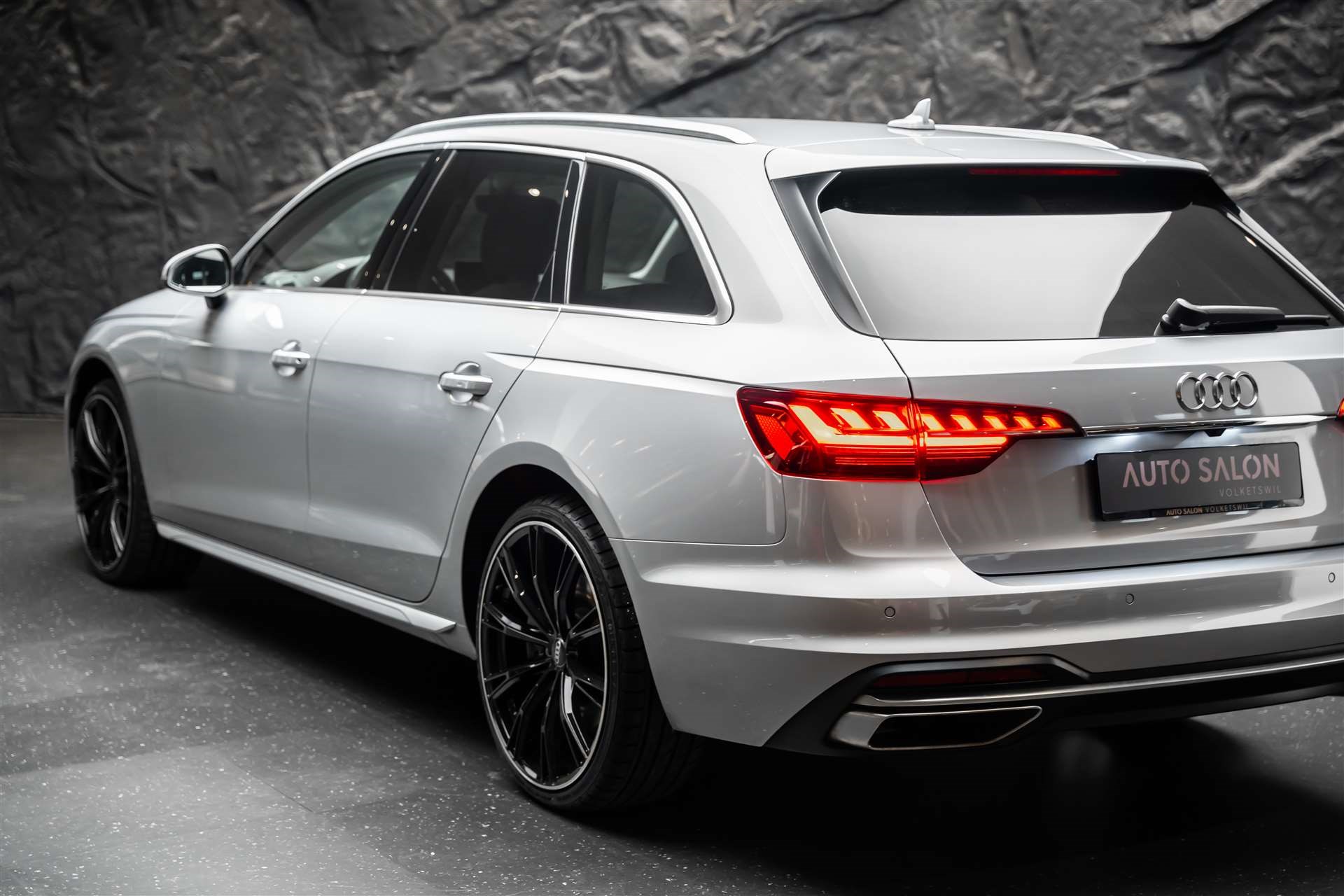AUDI A4 Avant 50 TDI advanced quattro tiptronic *Leder/Alcantara*Fahrassistenz-Paket*Ahk*-image-16