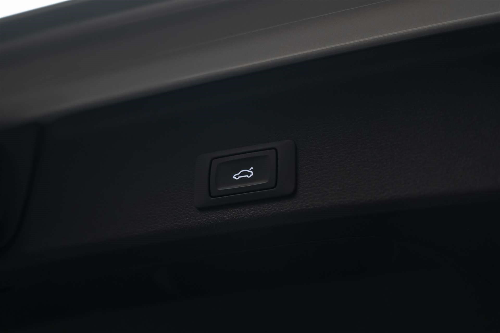 AUDI A4 Avant 50 TDI advanced quattro tiptronic *Leder/Alcantara*Fahrassistenz-Paket*Ahk*-image-19