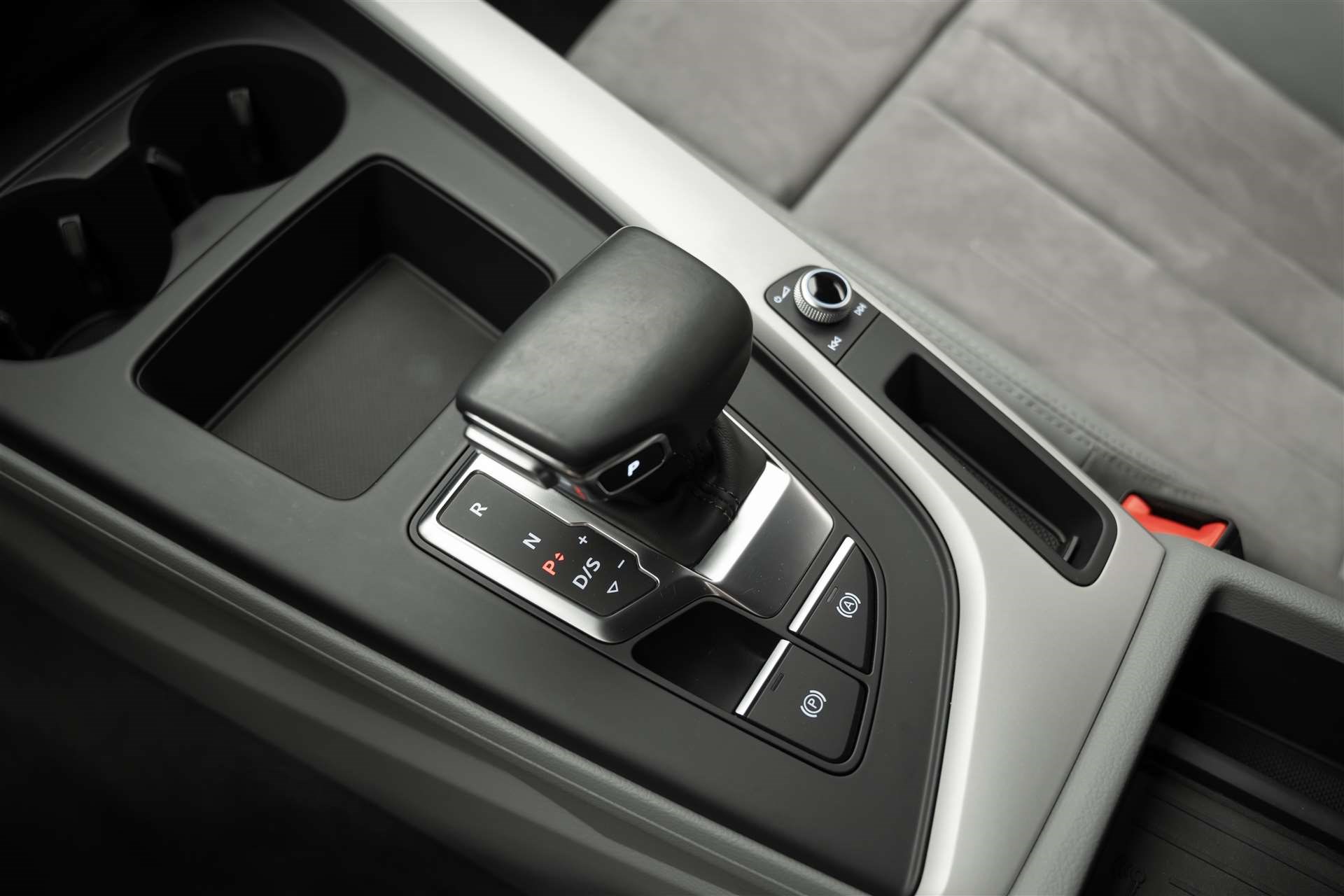 AUDI A4 Avant 50 TDI advanced quattro tiptronic *Leder/Alcantara*Fahrassistenz-Paket*Ahk*-image-25