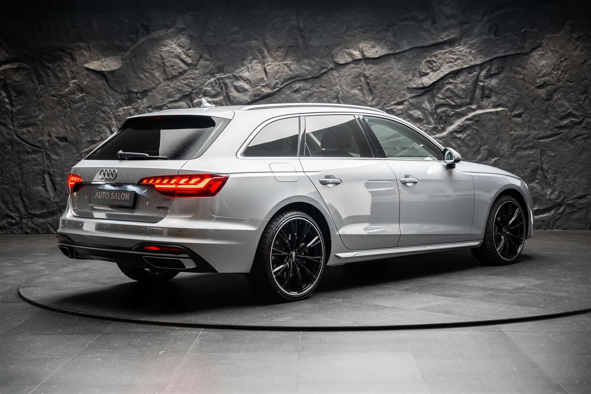 AUDI A4 Avant 50 TDI advanced quattro tiptronic *Leder/Alcantara*Fahrassistenz-Paket*Ahk*-image-4