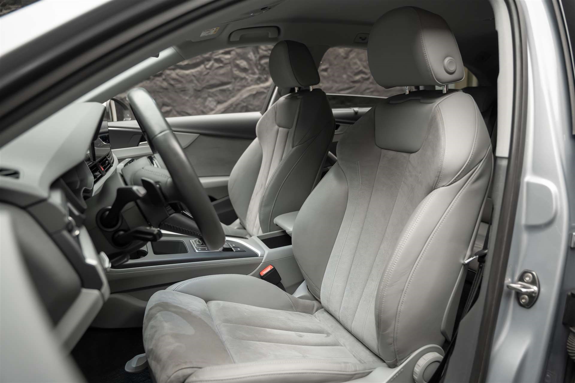 AUDI A4 Avant 50 TDI advanced quattro tiptronic *Leder/Alcantara*Fahrassistenz-Paket*Ahk*-image-9