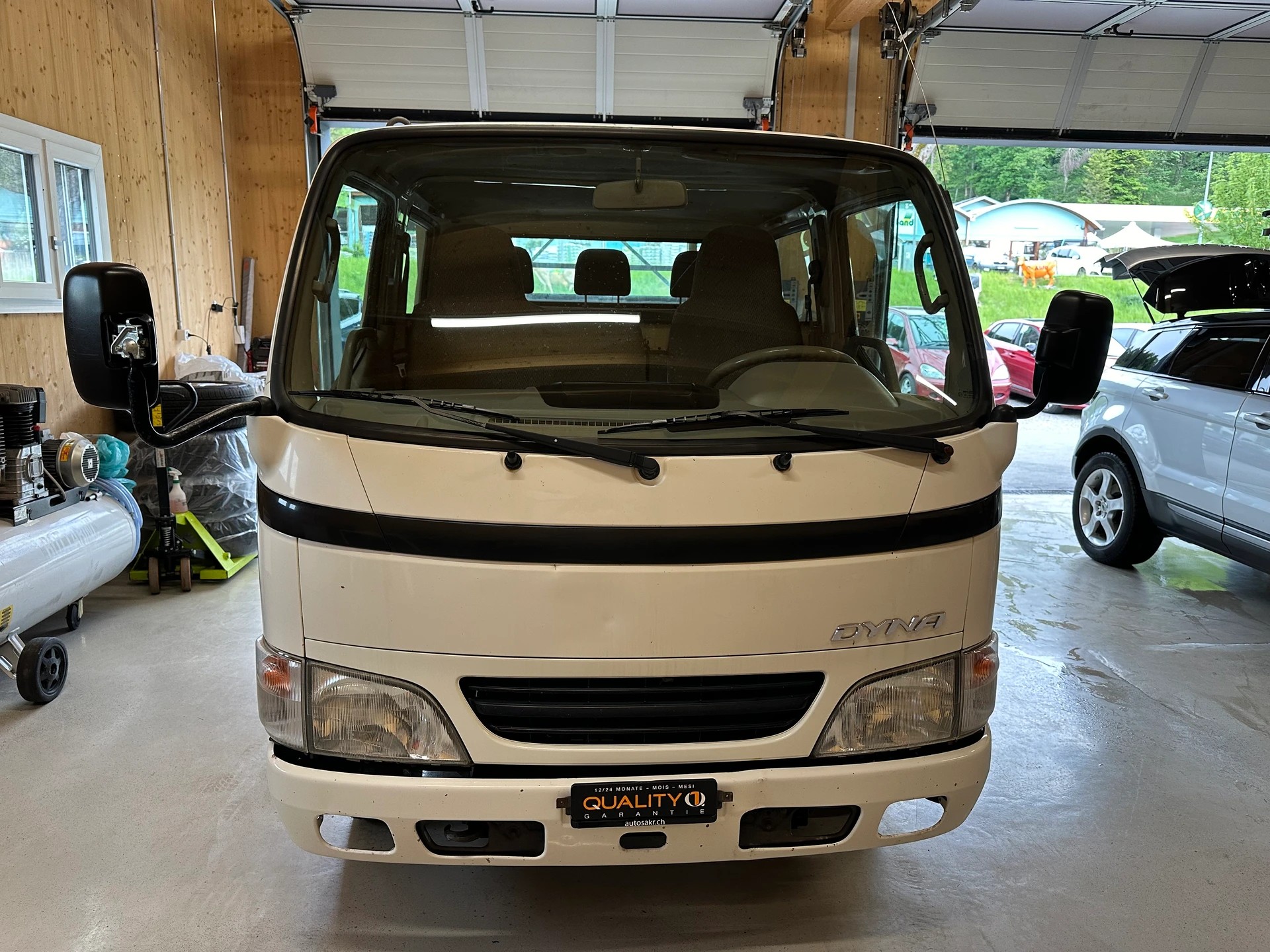 TOYOTA Dyna 100 2.5 D-4D-showroom-element-1