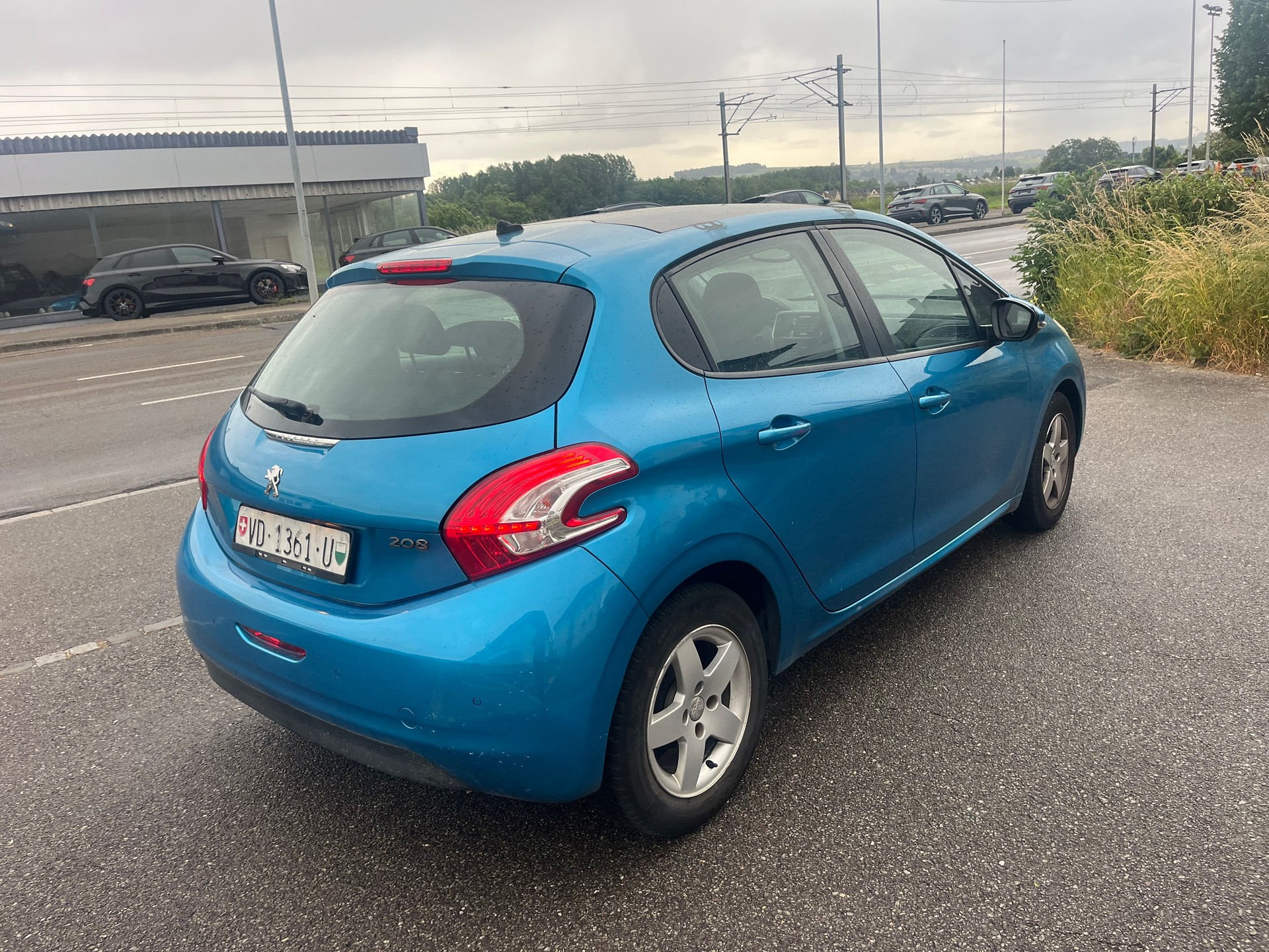 PEUGEOT 208 1.2 VTI Active-image-3