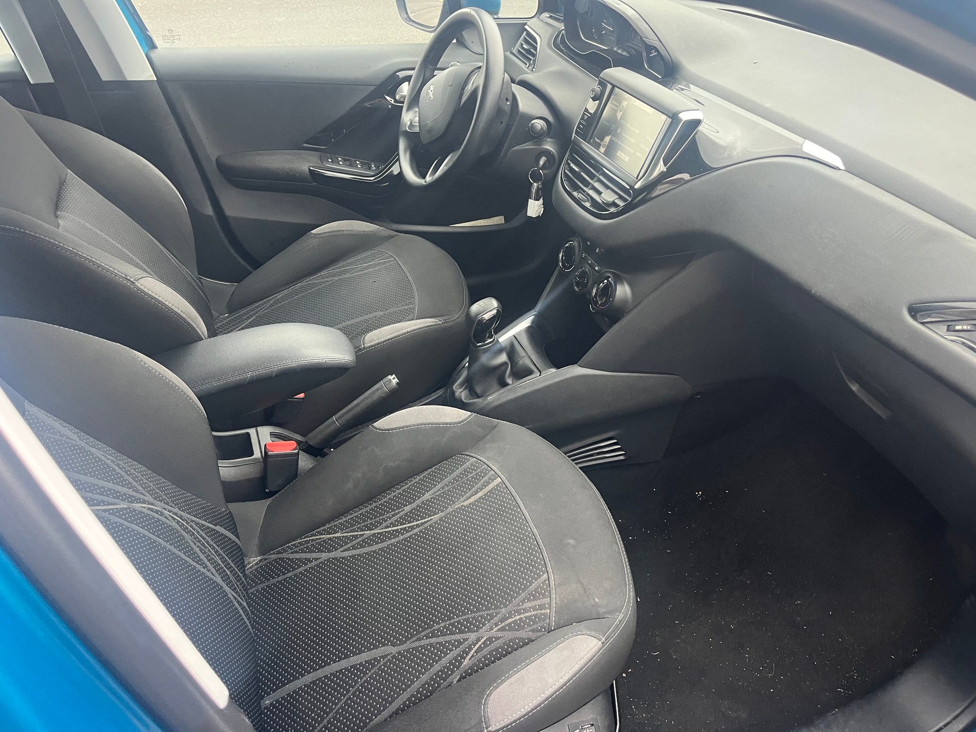 PEUGEOT 208 1.2 VTI Active-image-9