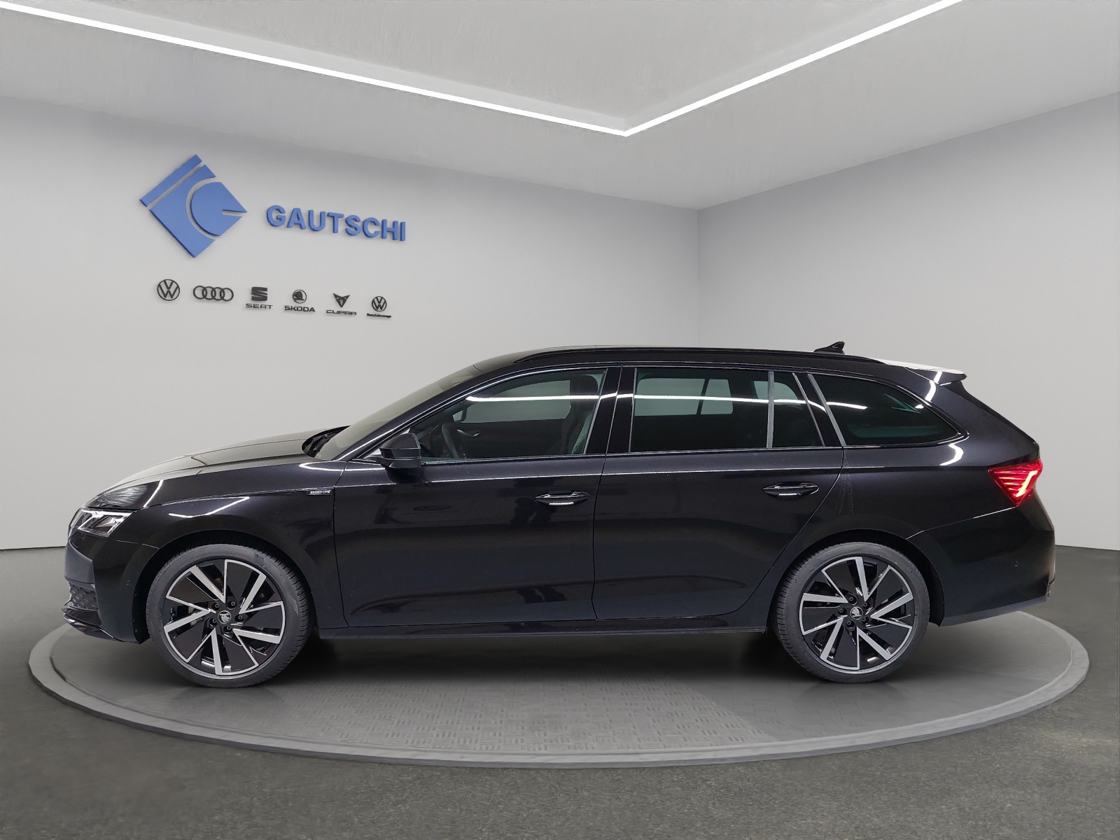 SKODA Octavia Combi 2.0 TSI DSG Dynamic 4x4-image-1