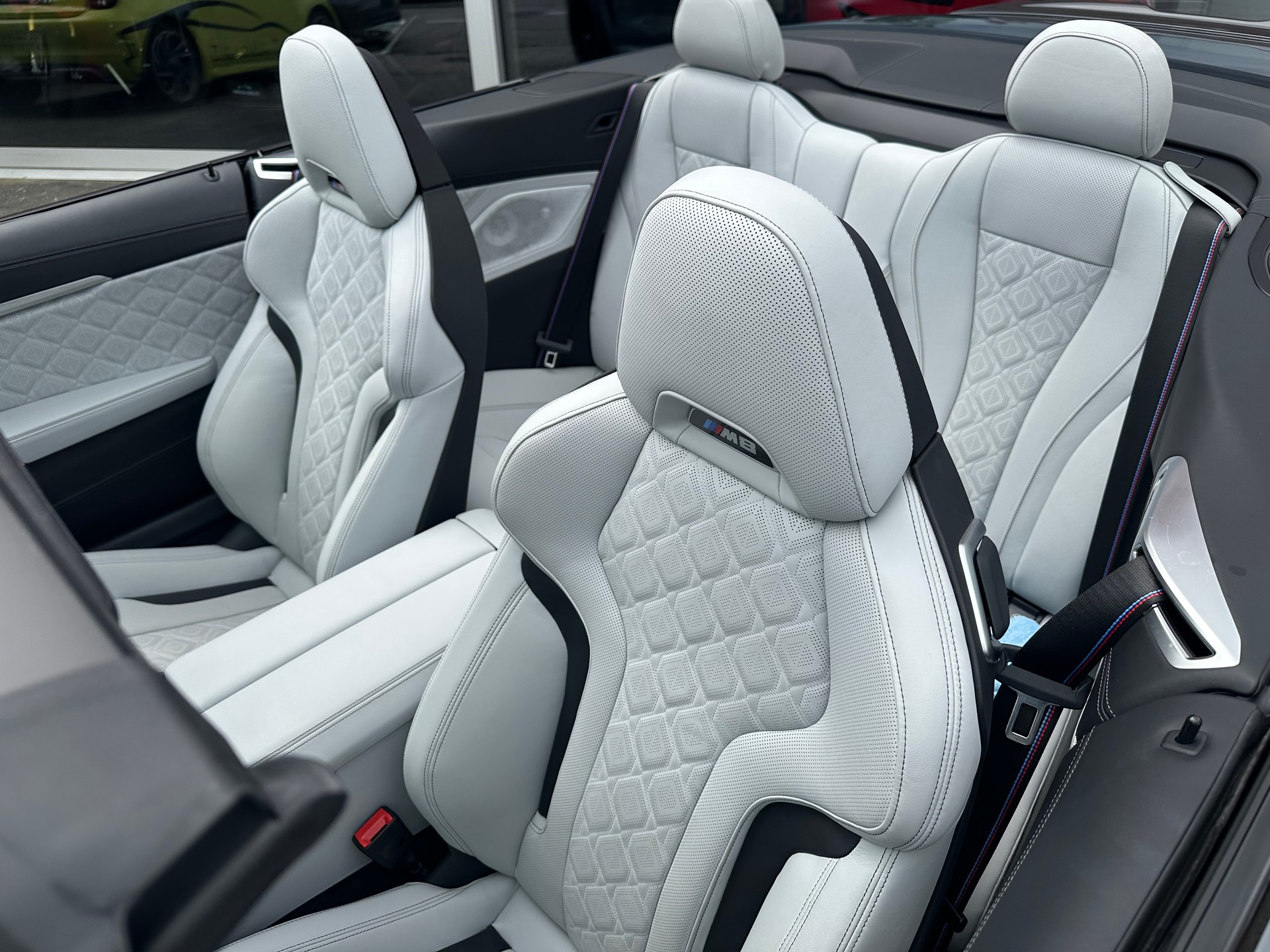 BMW M8 xDrive M Competition Steptronic-showroom-element-3