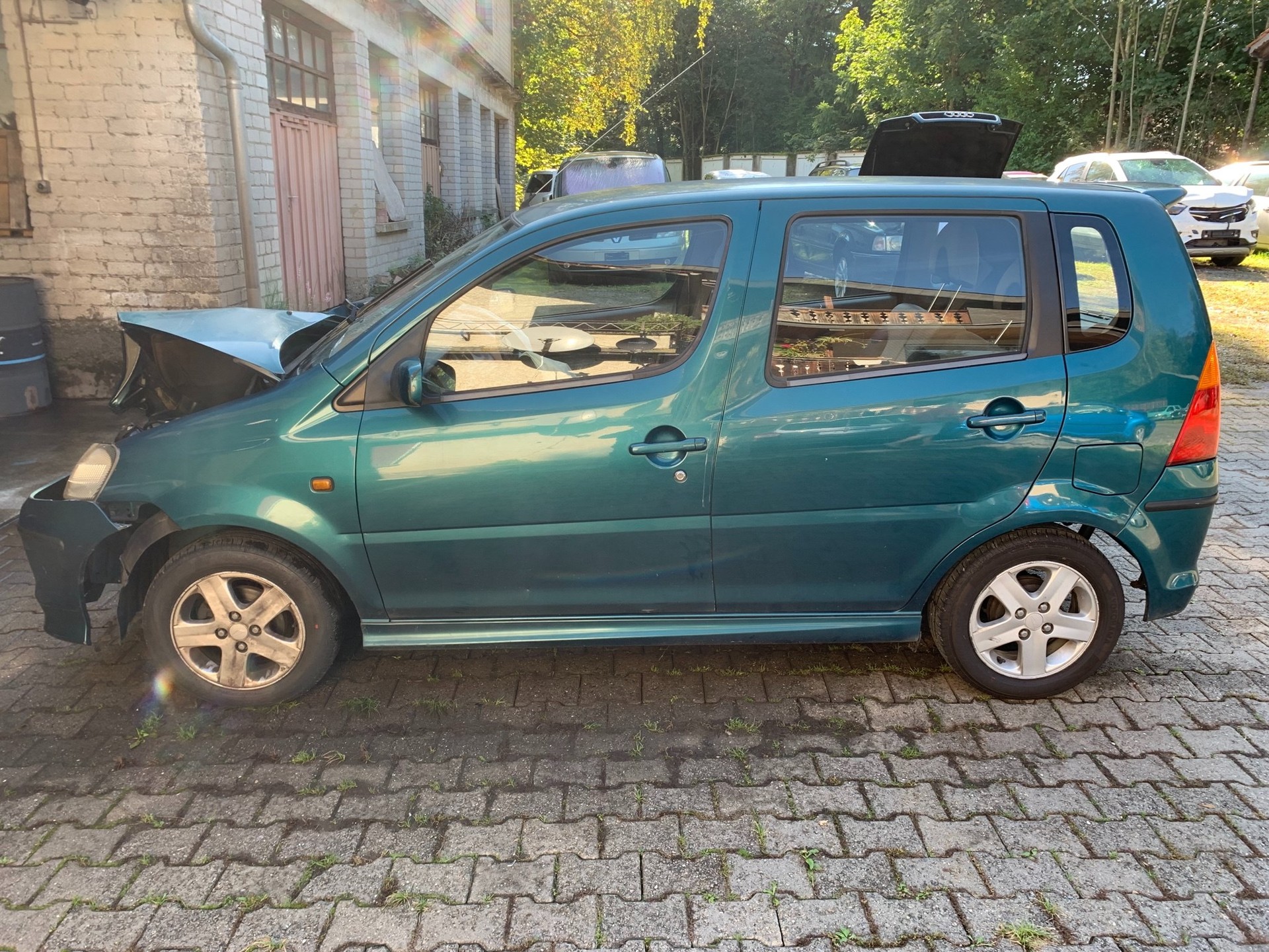 DAIHATSU YRV 1.3i 16V 4x4 FIXPREIS