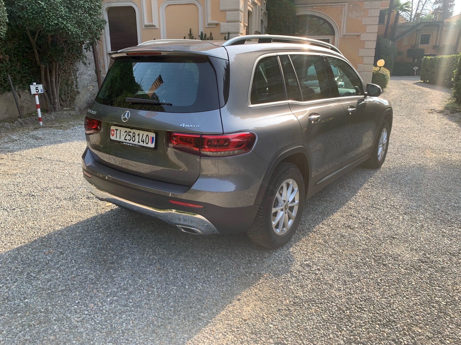 MERCEDES-BENZ GLB 200 4Matic Style 8G-Tronic-image-3