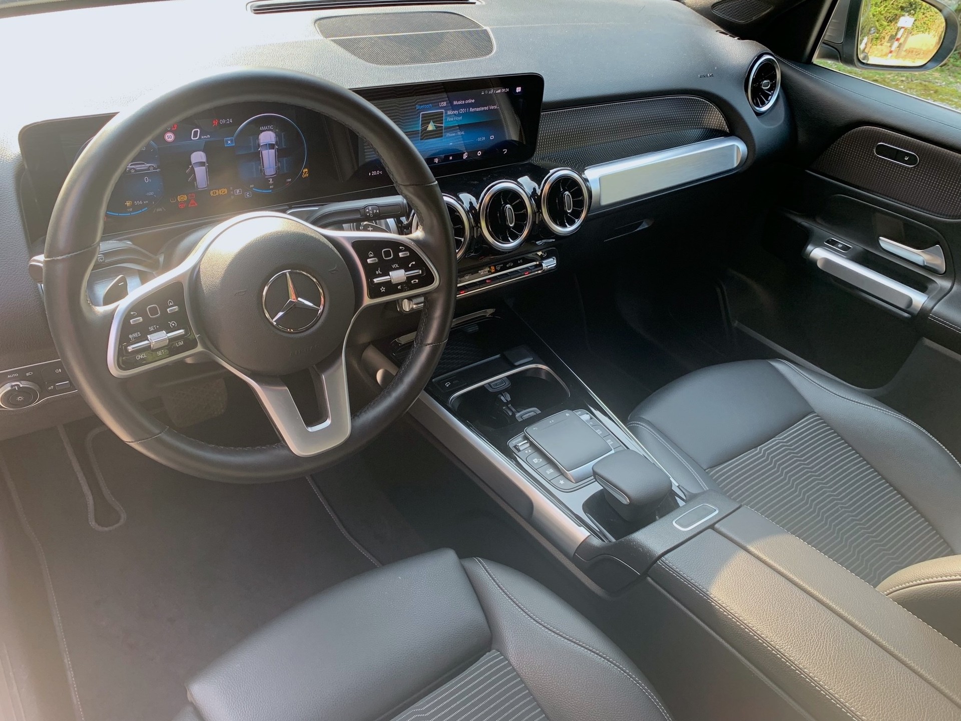 MERCEDES-BENZ GLB 200 4Matic Style 8G-Tronic-image-4