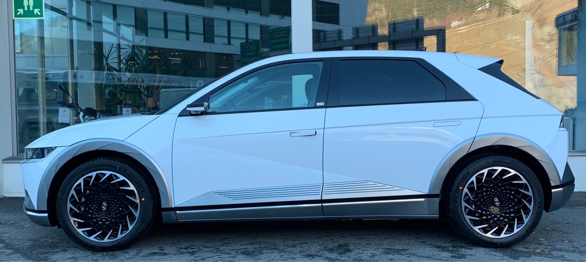HYUNDAI Ioniq 5 77kWh ** CH-Fahrzeug mit Kameraspiegel **Vertex 4WD-showroom-element-3