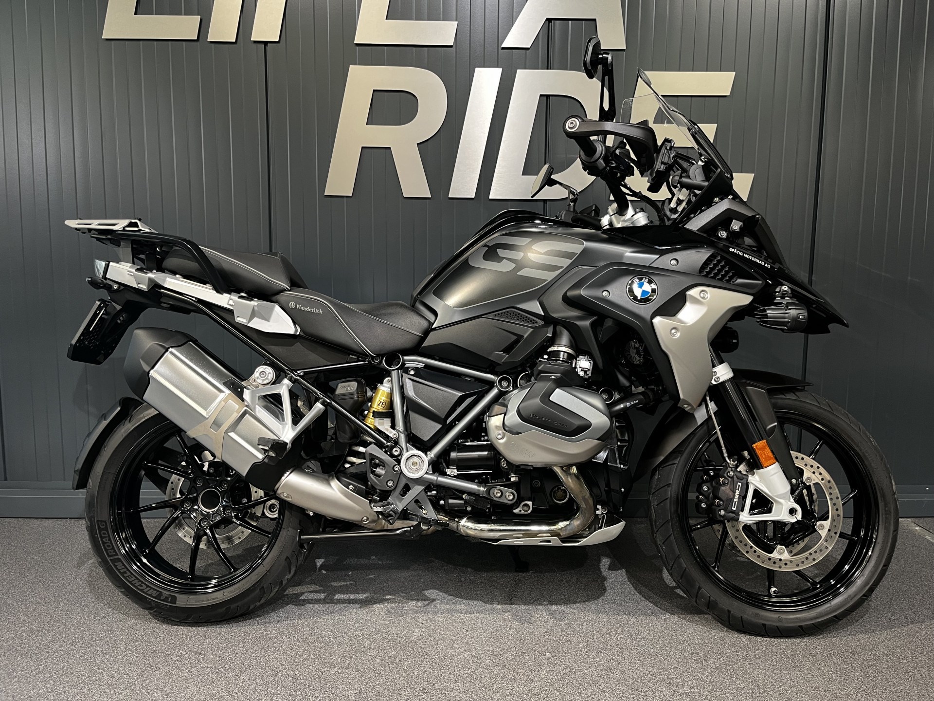 Bmw Motorrad Bmw 1250 Gs 2019 1250 Adventure Bmw Bike 2019 Price