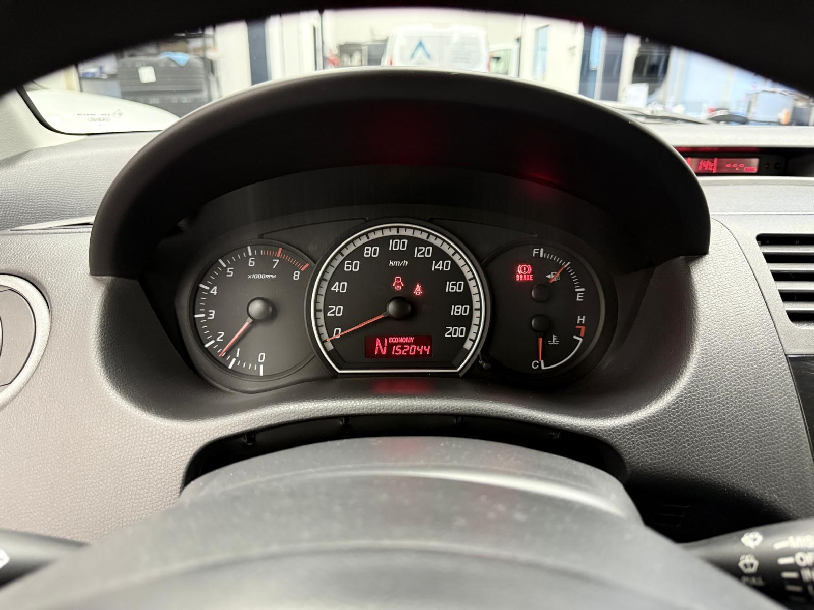 SUZUKI Swift 1.3 GL Top-image-16