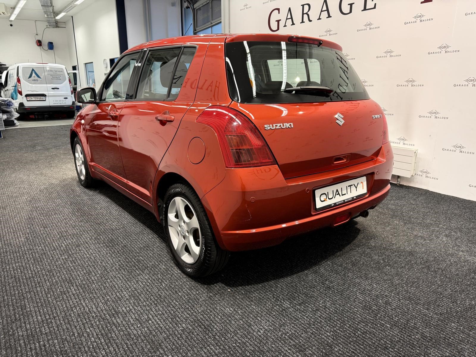SUZUKI Swift 1.3 GL Top-showroom-element-3