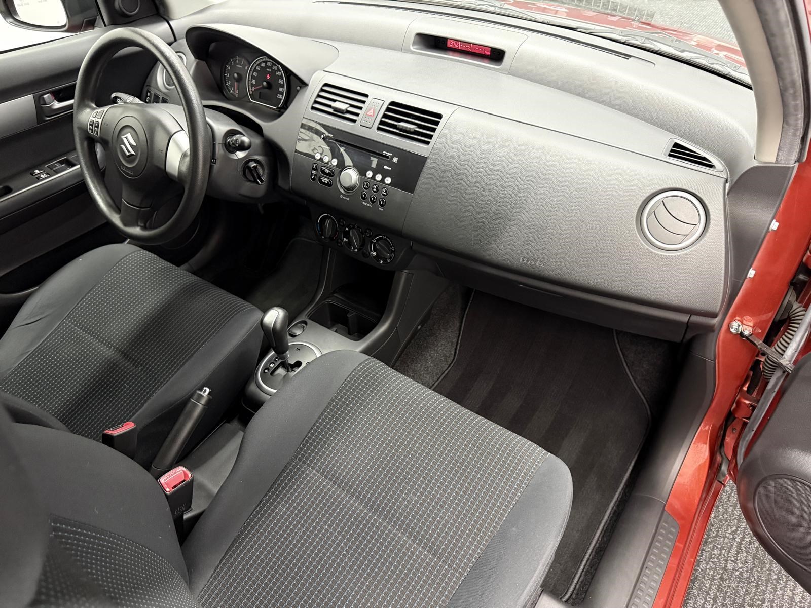 SUZUKI Swift 1.3 GL Top-image-9