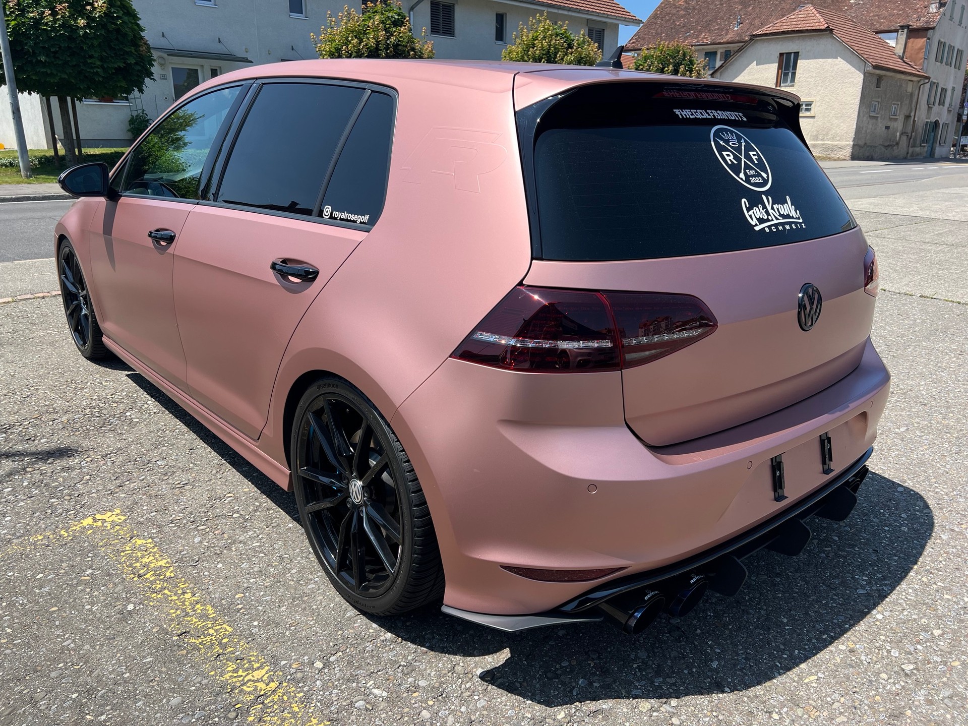 VW Golf 2.0 TSI R 4Motion DSG-showroom-element-3