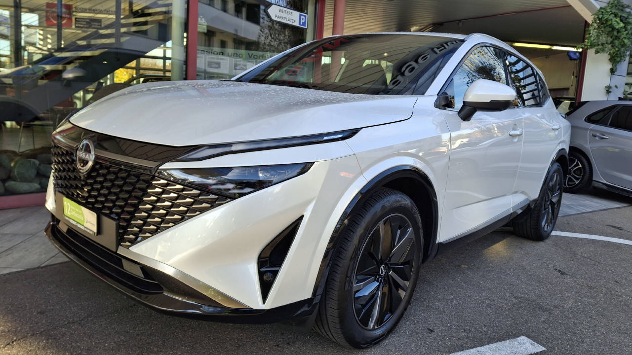 NISSAN Qashqai 1.3 DIG-T (SUV / GelÃ¤ndewagen)