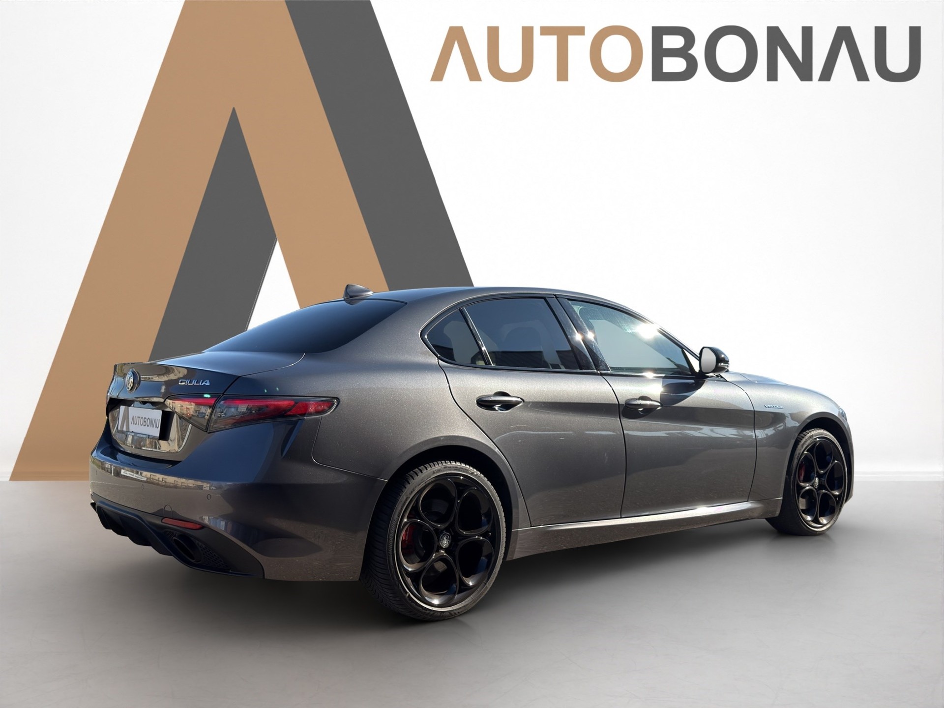 ALFA ROMEO Giulia 2.0 MA 280 Q4 Veloce Premium-showroom-element-1