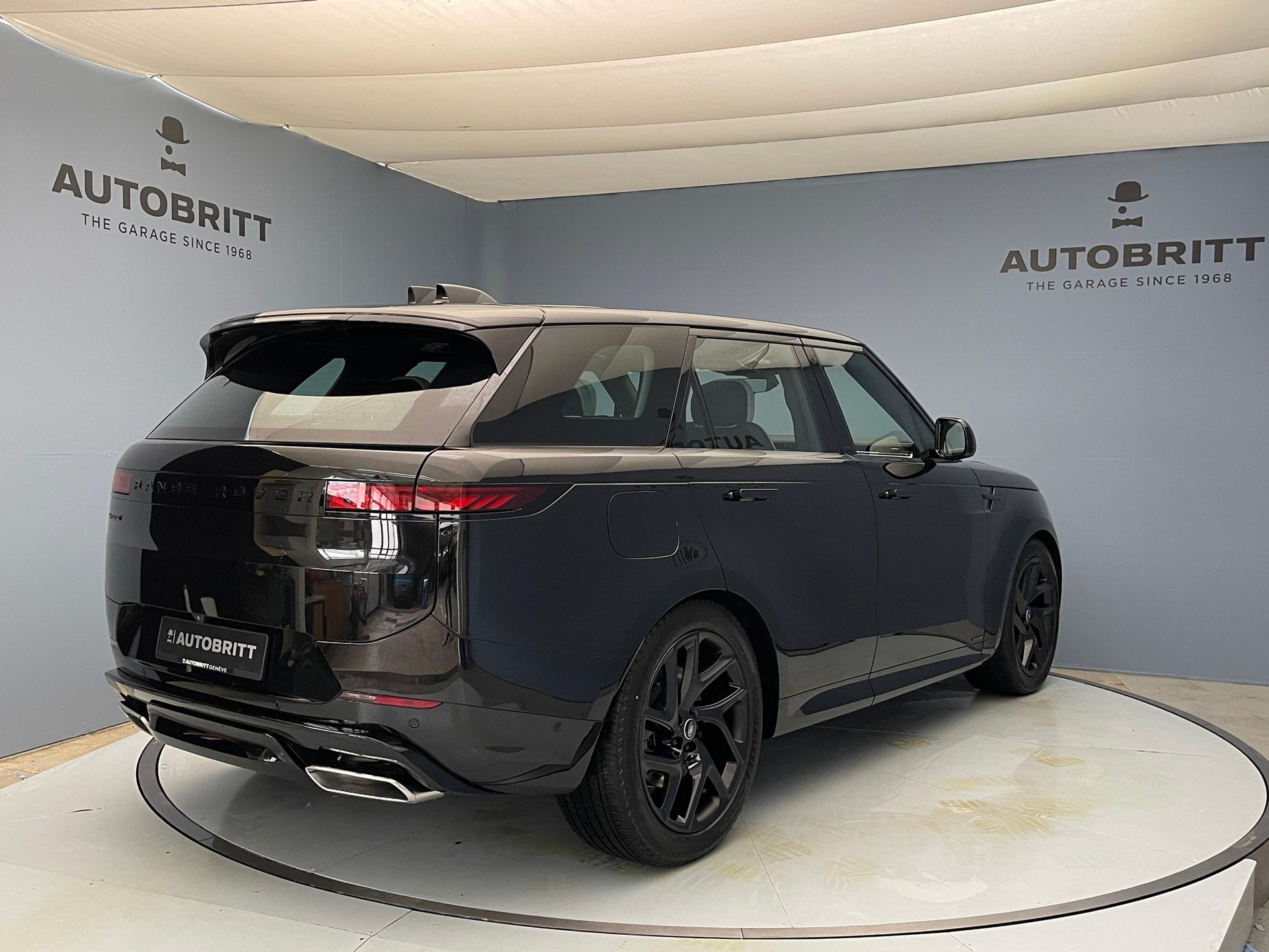LAND ROVER Range Rover Sport 3.0 I6 P550e Autobiography-showroom-element-3
