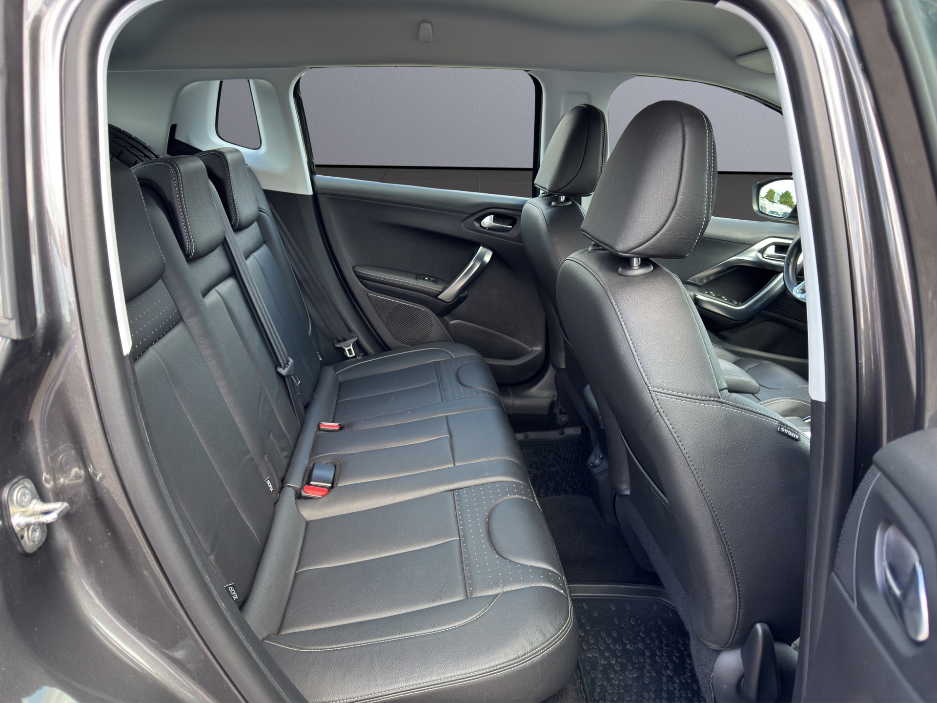 PEUGEOT 2008 1.2 PureTech Allure EAT6-image-11