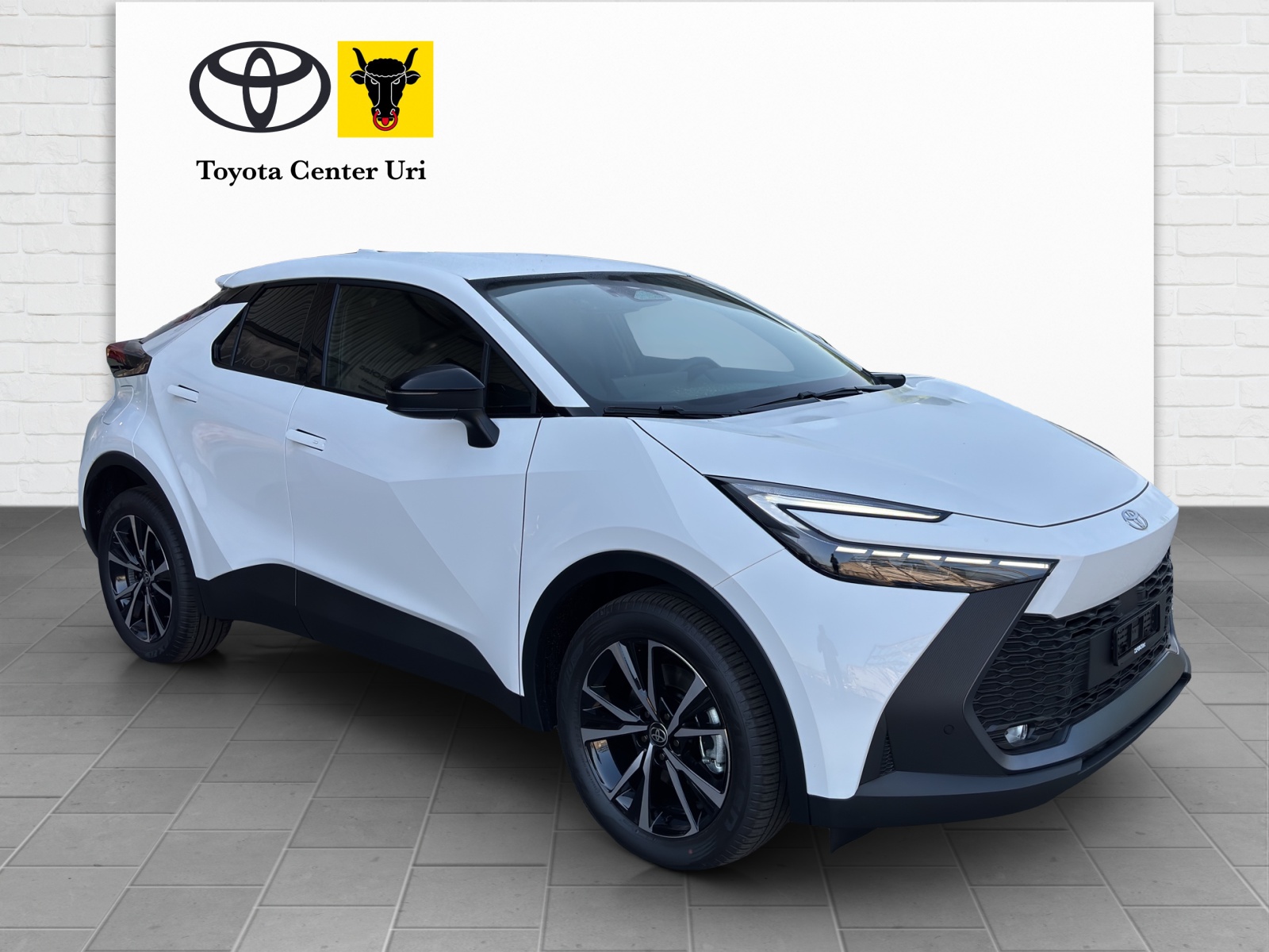 TOYOTA C-HR 2.0 PHEV CVT Swiss Edition-showroom-element-3