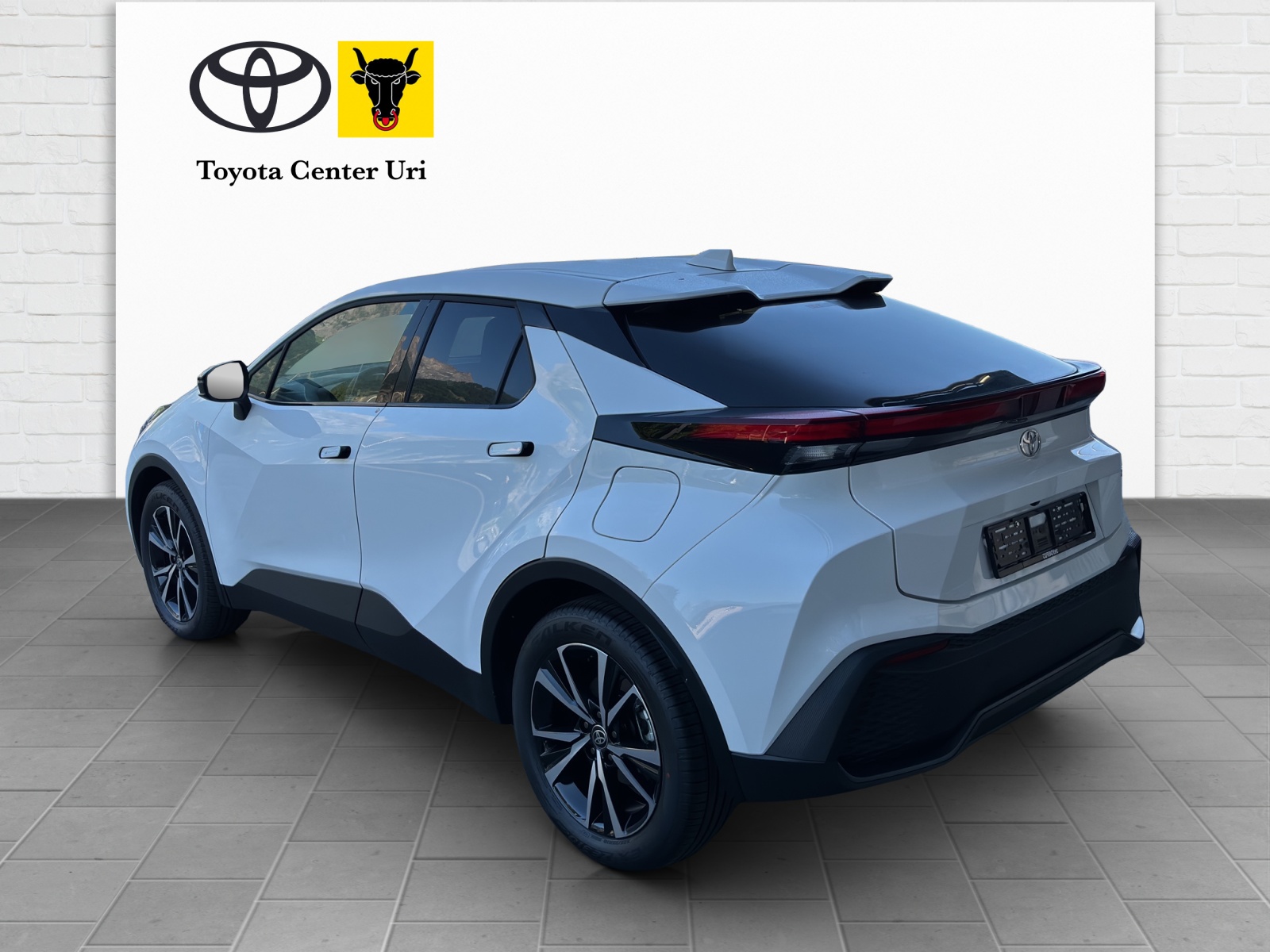 TOYOTA C-HR 2.0 PHEV CVT Swiss Edition-showroom-element-2