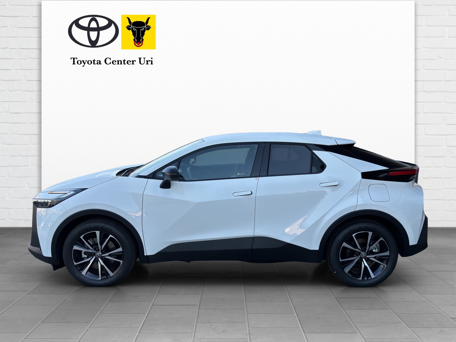 TOYOTA C-HR 2.0 PHEV CVT Swiss Edition-showroom-element-1