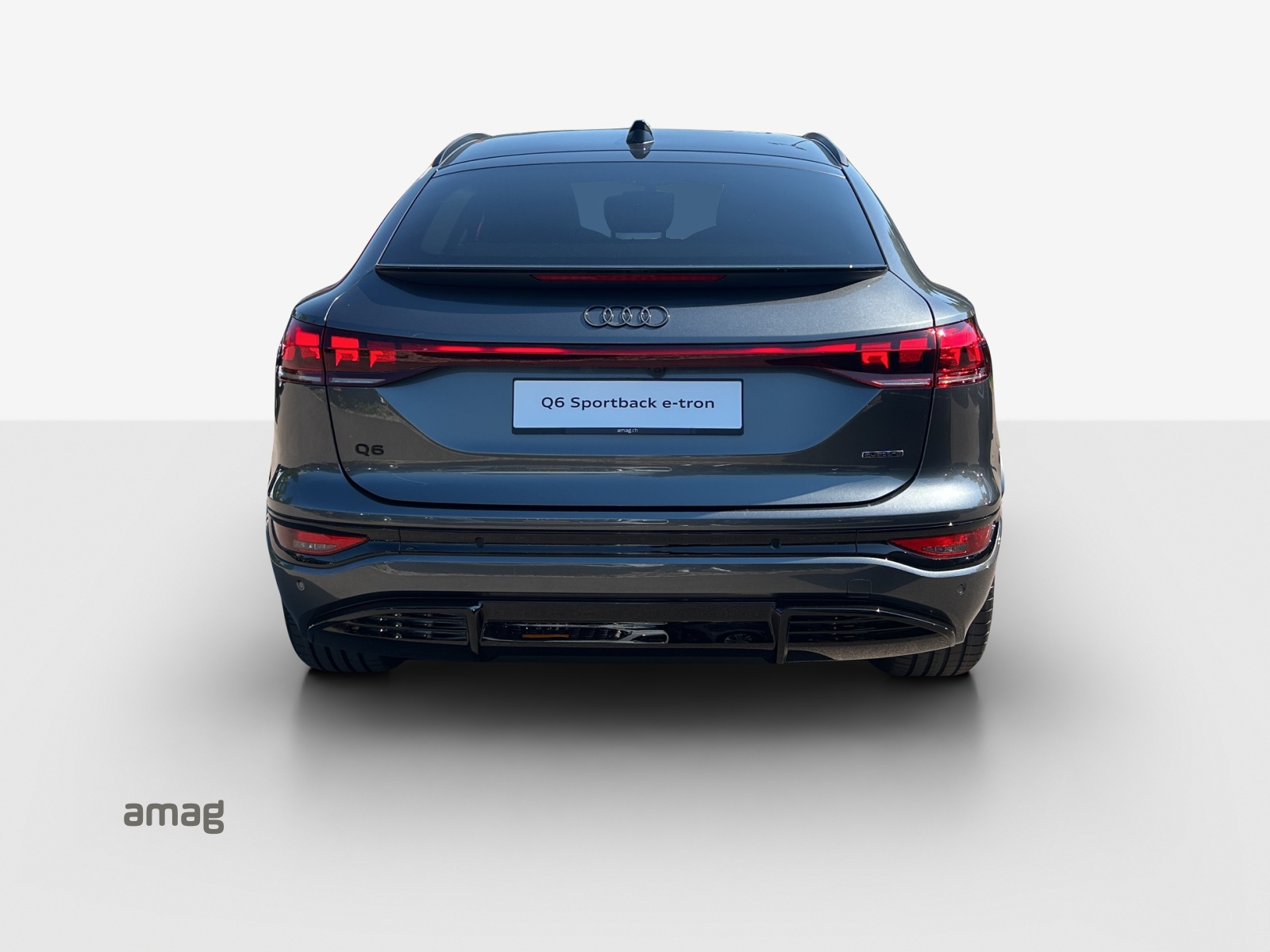 AUDI Q6 Sportback e-tron quattro-showroom-element-3