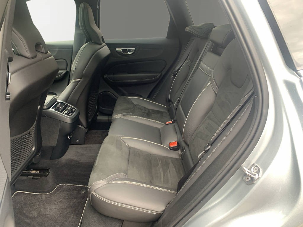 VOLVO XC60 2.0 T6 R-Design AWD-image-10