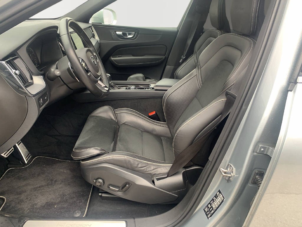 VOLVO XC60 2.0 T6 R-Design AWD-image-14